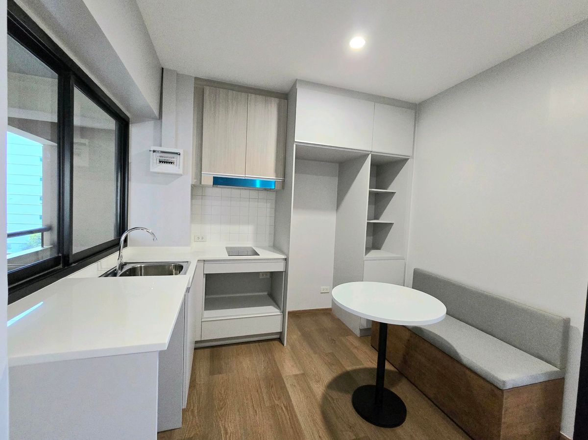 ขายคอนโดรามคำแหง หัวหมาก : คอนโดขนาด 30+ ใกล้มหาวิทยาลัยรามคำแหง ผ่อนเริ่มต้น 8,500 บาท ฟรีเฟอร์ เครื่องใช้ไฟฟ้า 4 อย่าง เข้าถึงถนนเส้นสำคัญเลียบด่วนรามอินทรา - รามคำแหง- พระราม9