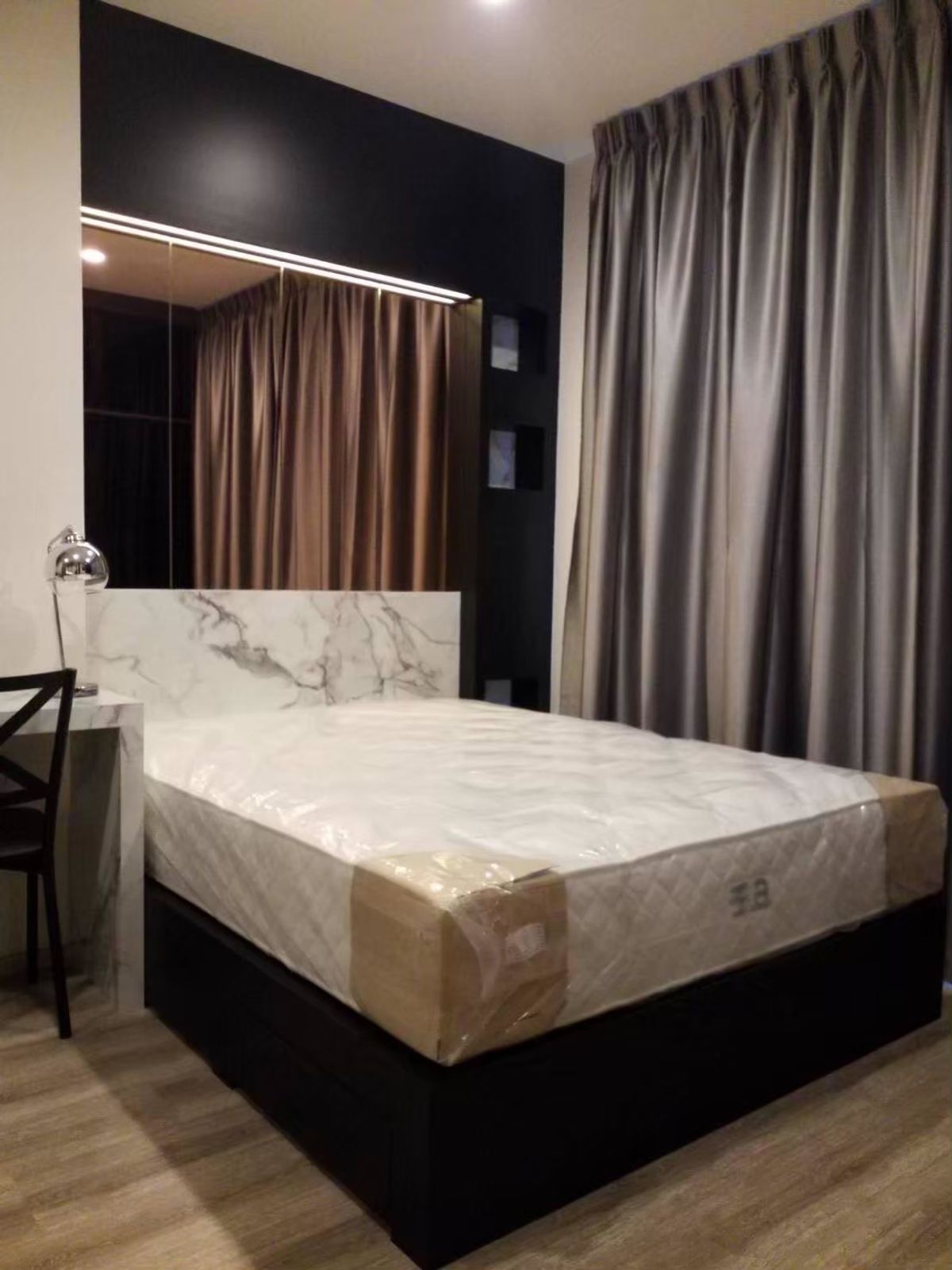 For RentCondoRama9, Petchburi, RCA : IDEO Mobi Asoke ✨ Hot Ya Dai Room (RENT) 26 sq. 18,500 baht, near MRT Phetchaburi. Interested to make an appointment. Call: 081-152-6154 Agent.