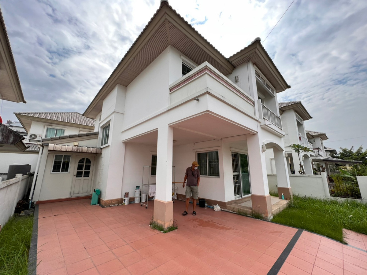 For RentHouseChaengwatana, Muangthong : house near Muang Thong Thani, 1 minute to Impact Arena, 5 minutes to Government Complex.