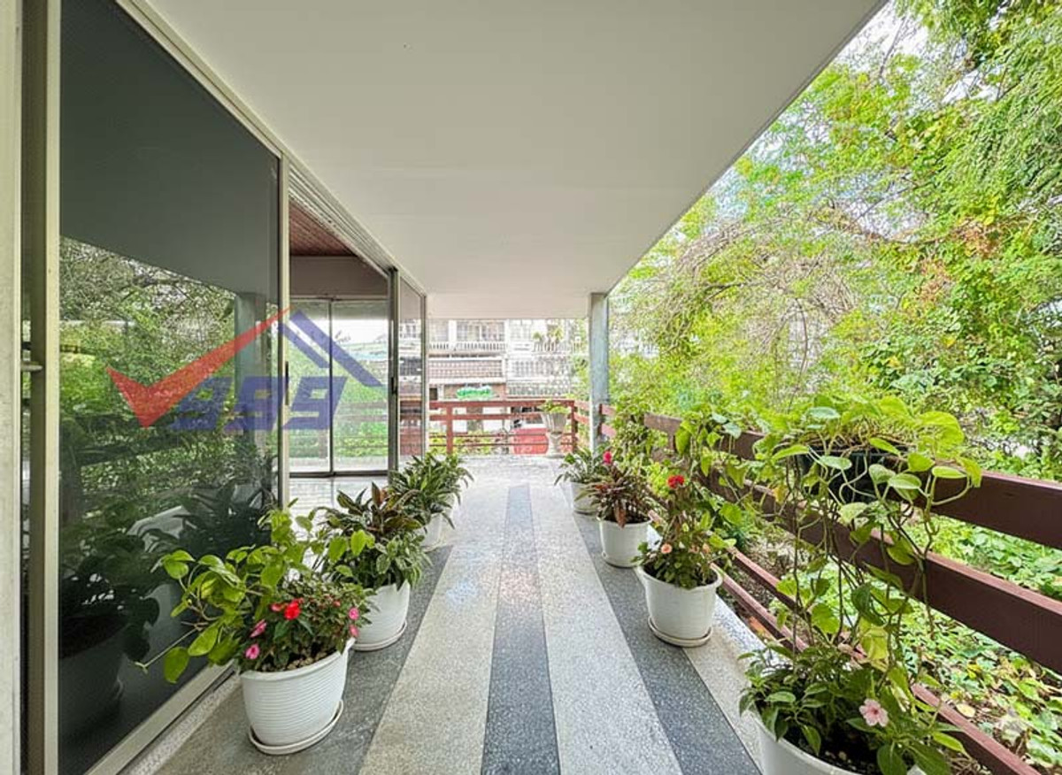 For SaleHouseBang Sue, Wong Sawang, Tao Pun : Land for sale with a house with a 2 -story house with a style near MRT.