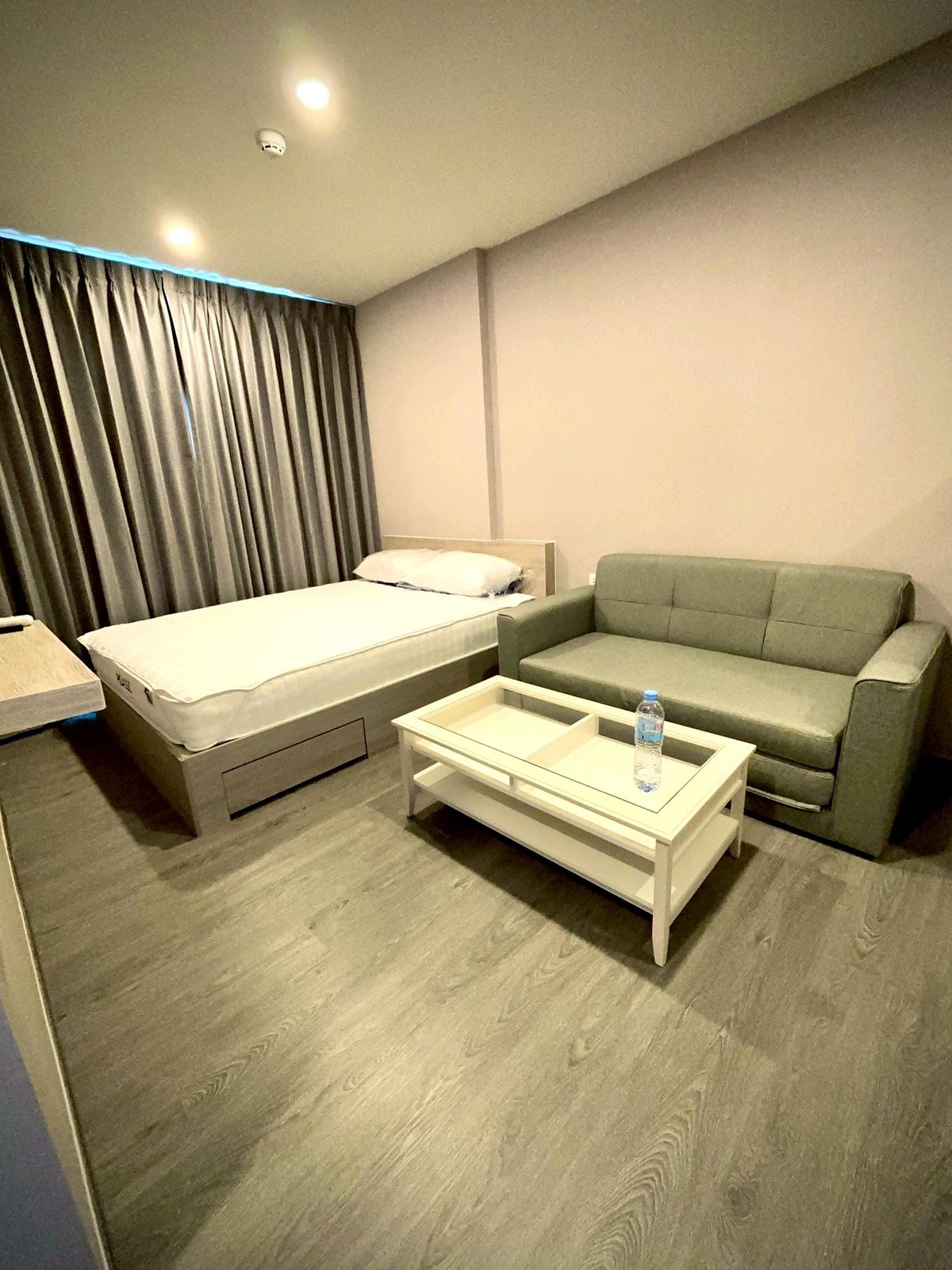 For RentCondo : บริกตัน บางแสน ติดมอบูรพา ติดส่วนกลาง เพียง9500 ทักline paolin1