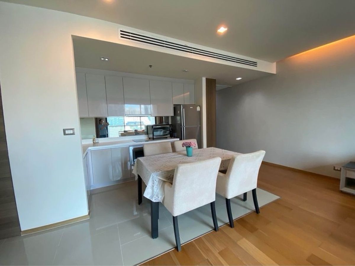 ขายคอนโดสาทร นราธิวาส : ✨ 👍ขายพร้อมผู้เช่า ถึงเดือน พ.ย. 2570
ราคาจับต้องได้ เหมาะทั้งอยู่อาศัยหรือเพื่อลงทุน ทำเลดี เดินทางสะดวก เข้า-ออกได้ทั้งจากซอยสีลม 9 และสาทร ซอย 10 และ 12