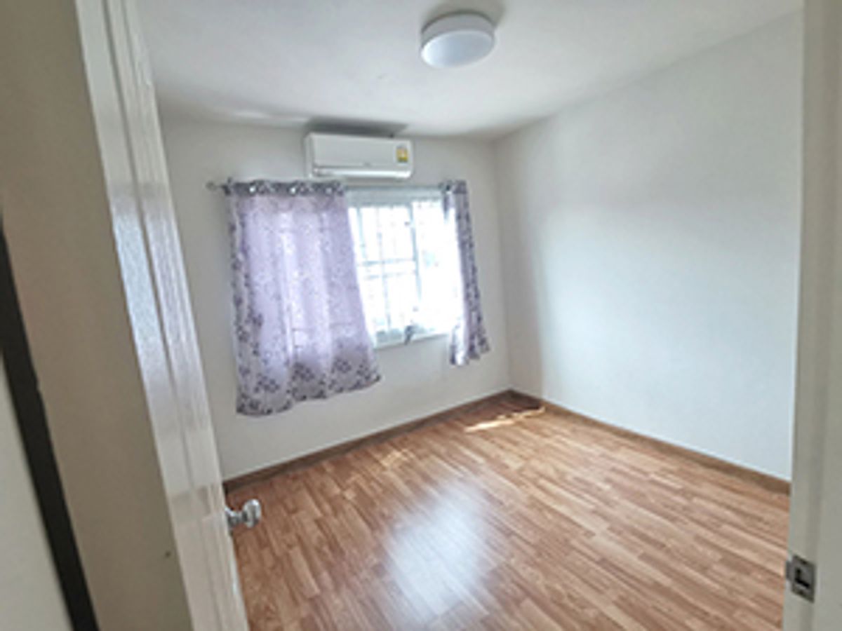 ขายทาวน์โฮมนนทบุรี บางใหญ่ บางบัวทอง : ขายทาวน์โฮม 2,200,000 (พร้อมผู้เช่า) - ซอยรร.สารสาสน์บางบัวทอง ต่อรองได้!