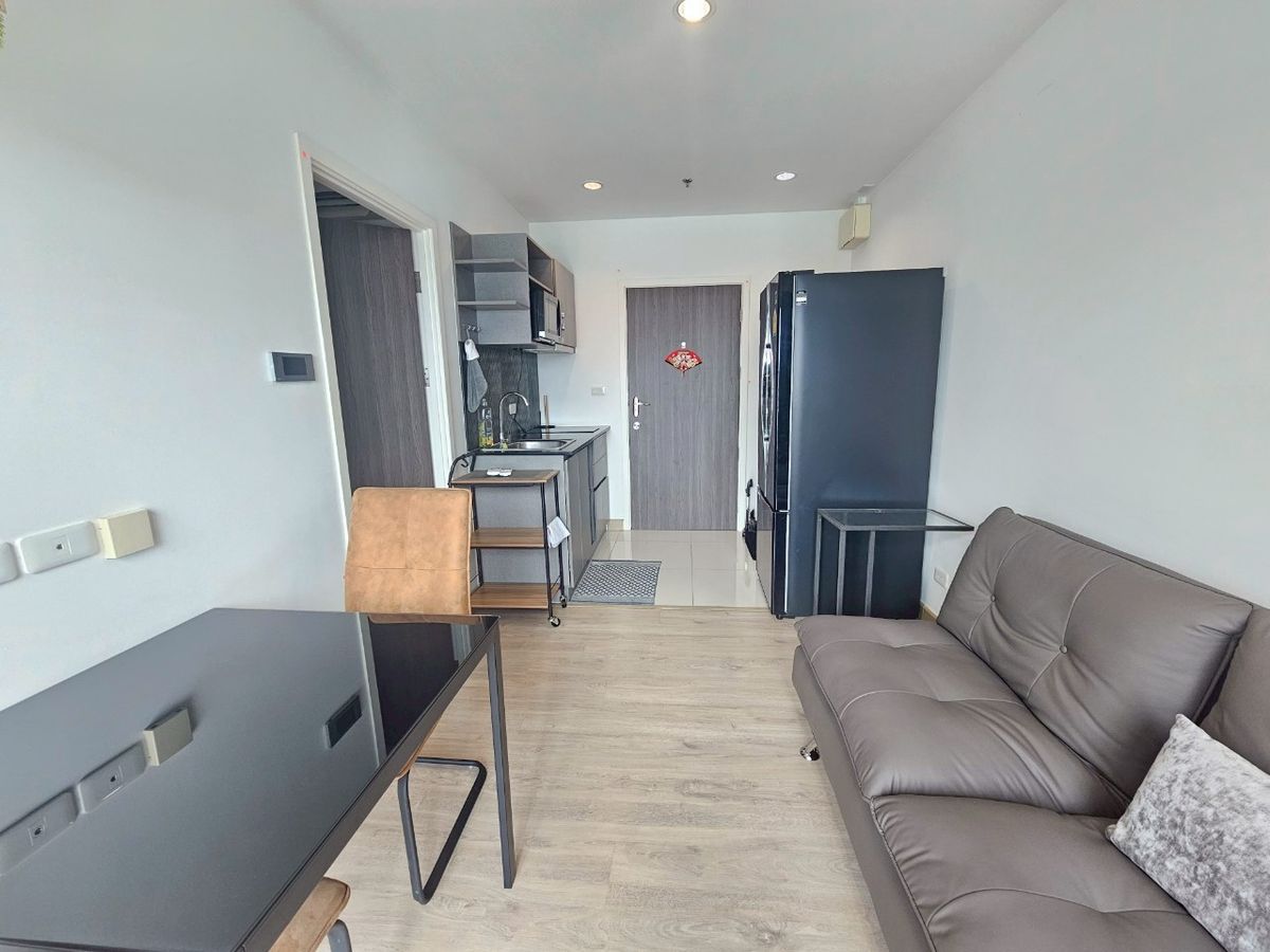 ให้เช่าคอนโดปิ่นเกล้า จรัญสนิทวงศ์ : เต็มตากับทีวี 65 นิ้ว ฟินจิกหมอกับซีรีย์ยาวไป ที่ Thana Astoria Pinklao