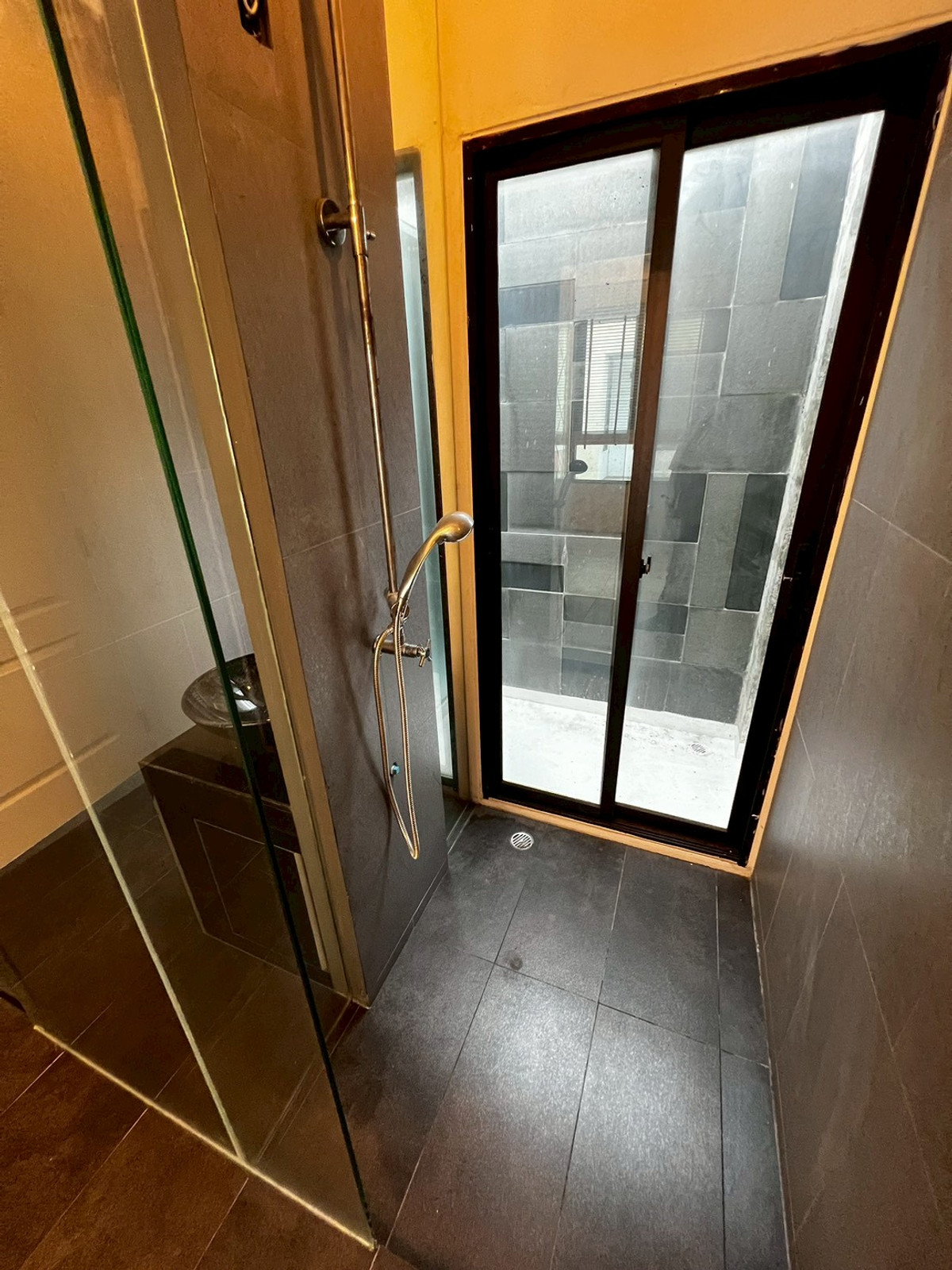 ให้เช่าทาวน์โฮมพระราม 5 ราชพฤกษ์ บางกรวย : บ้านแฝด จดบริษัท ทำออฟฟิศได้ หน้ากว้าง9เมตร ติดถนนราชพฤกษ์ 3ห้องนอน 4ห้องน้ำ