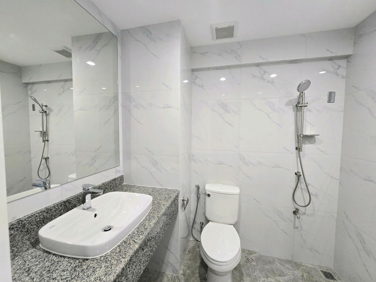 ขายคอนโดรามคำแหง หัวหมาก : คอนโดขนาด 30+ ใกล้มหาวิทยาลัยรามคำแหง ผ่อนเริ่มต้น 8,500 บาท ฟรีเฟอร์ เครื่องใช้ไฟฟ้า 4 อย่าง เข้าถึงถนนเส้นสำคัญเลียบด่วนรามอินทรา - รามคำแหง- พระราม9