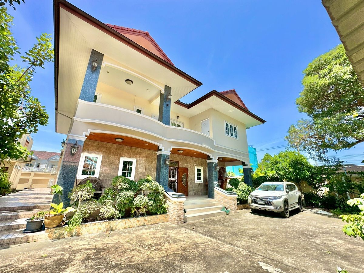 ขายบ้านพัทยา บางแสน ชลบุรี สัตหีบ : ขายบ้านเดี่ยวสุดหรู หลังใหญ่ ทำเลพรีเมียม ใกล้ชายหาดบางแสน ตลาดหนองมน 