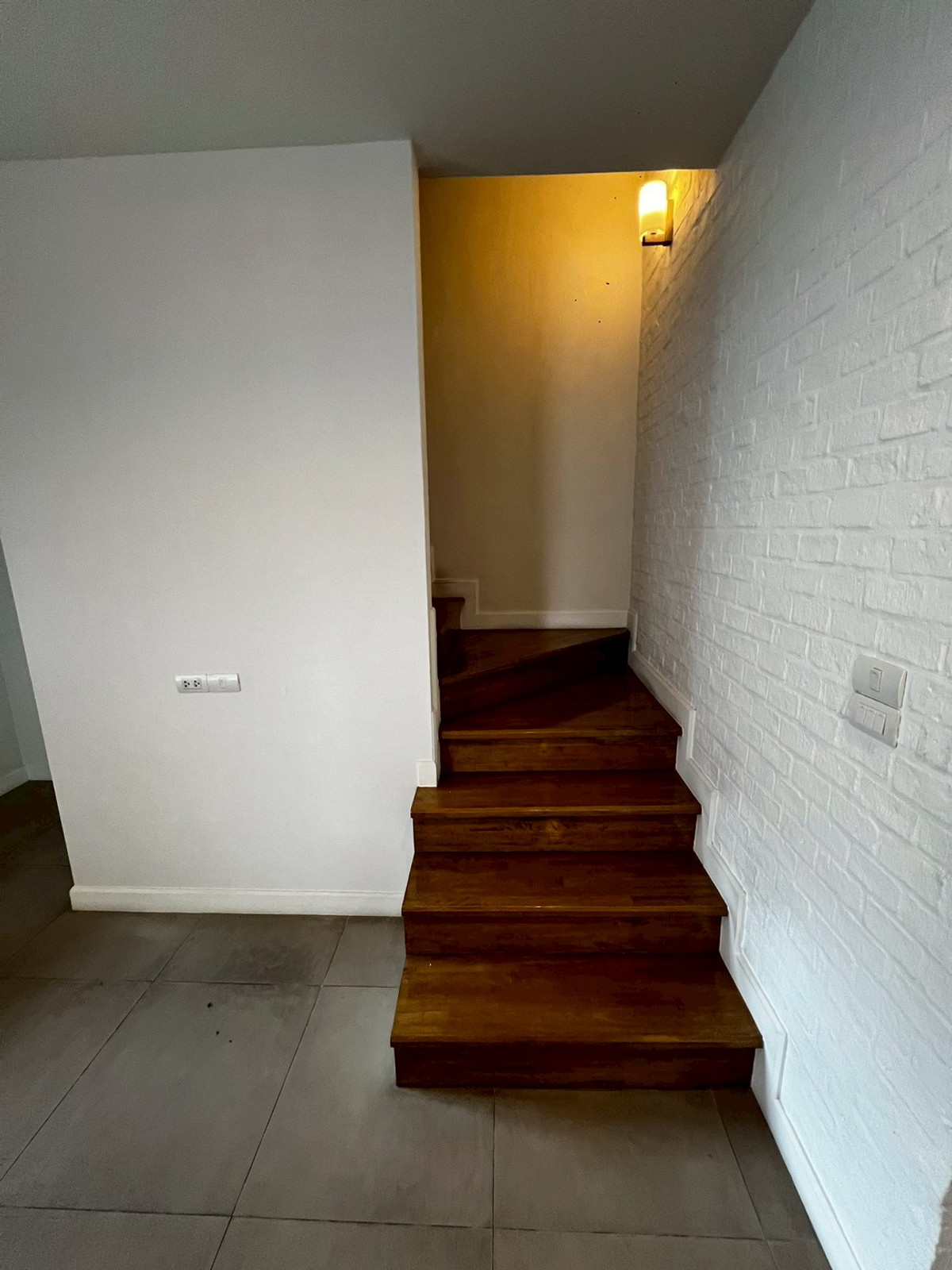 ให้เช่าทาวน์โฮมพระราม 5 ราชพฤกษ์ บางกรวย : บ้านแฝด จดบริษัท ทำออฟฟิศได้ หน้ากว้าง9เมตร ติดถนนราชพฤกษ์ 3ห้องนอน 4ห้องน้ำ