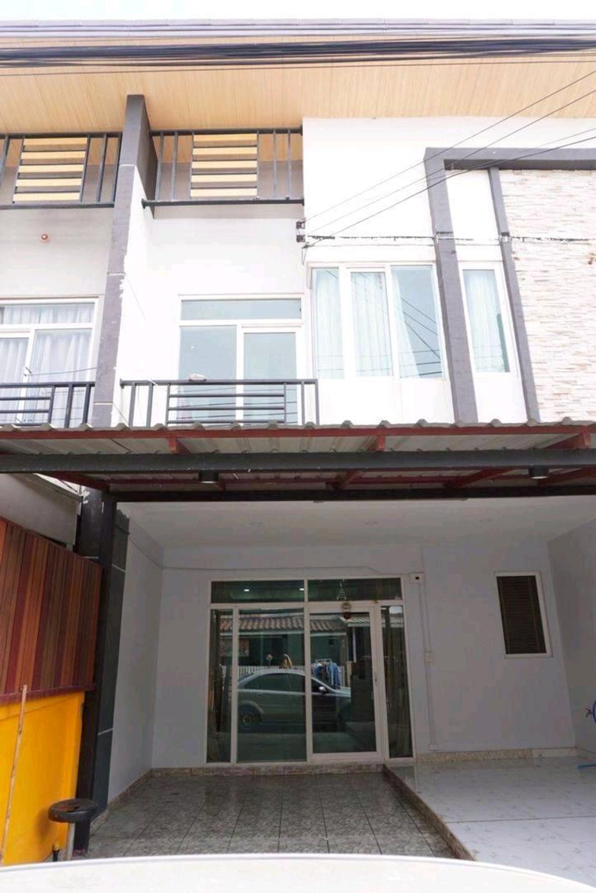 ให้เช่าทาวน์โฮมมีนบุรี-ร่มเกล้า : ให้เช่าทาวน์โฮม 2 ชั้น หมู่บ้านกัสโต้วิลเลจ รามคำแหง📍 ซอยราษฎร์พัฒนา (ซอยมิสทีน) ถนนรามคำแหง 