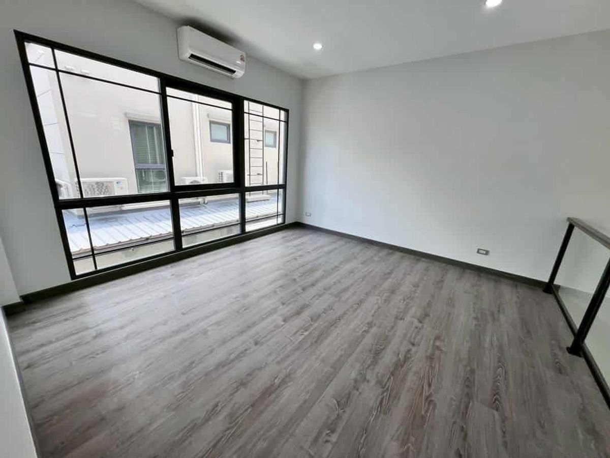 For RentHome OfficeOnnut, Udomsuk : Rental, modern home office, townhome style, home, soi Onnuch 21, Sukhumvit 77, Suan Luang, Bangkok | can register the company