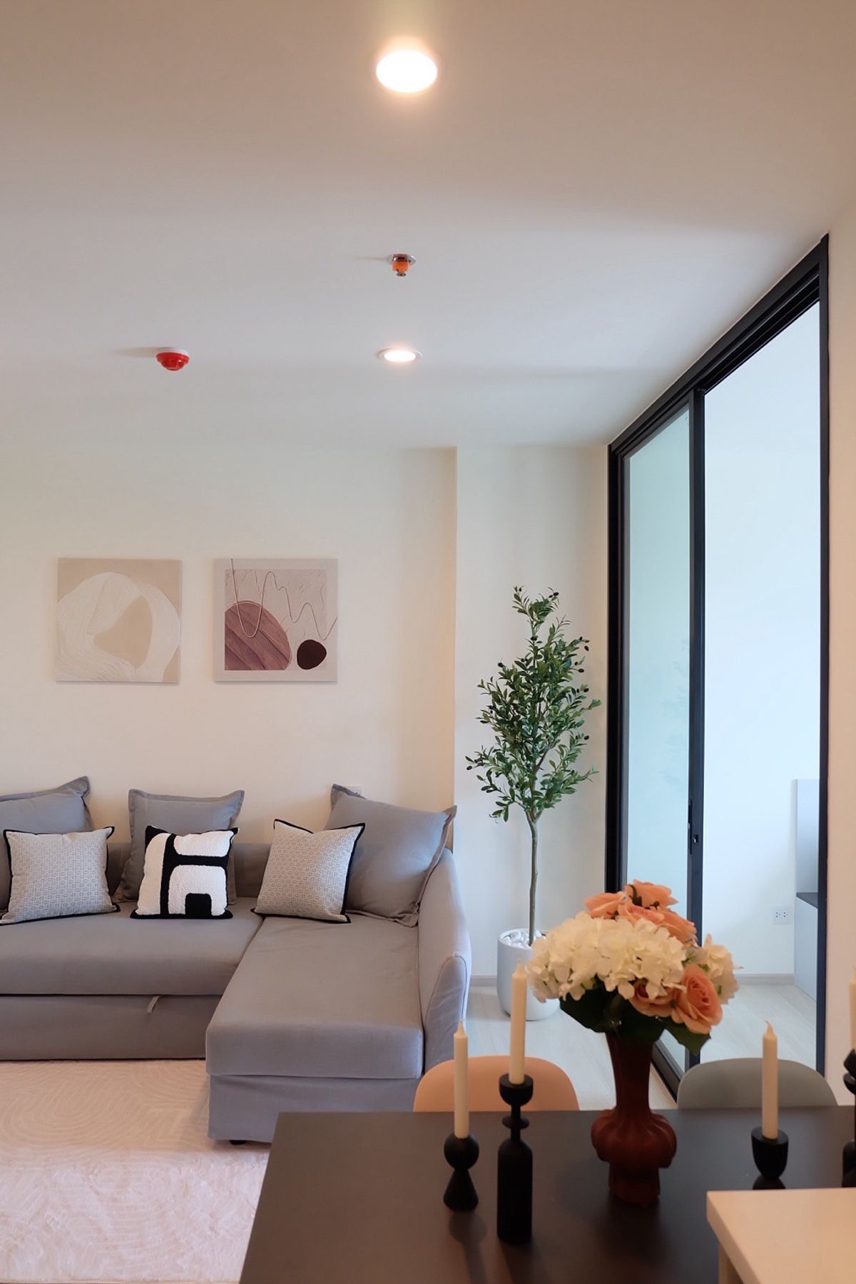 ให้เช่าคอนโดพระราม 9 เพชรบุรีตัดใหม่ RCA : 🔥 HOT DEAL 1 bedroom for rent Life asoke 🔥