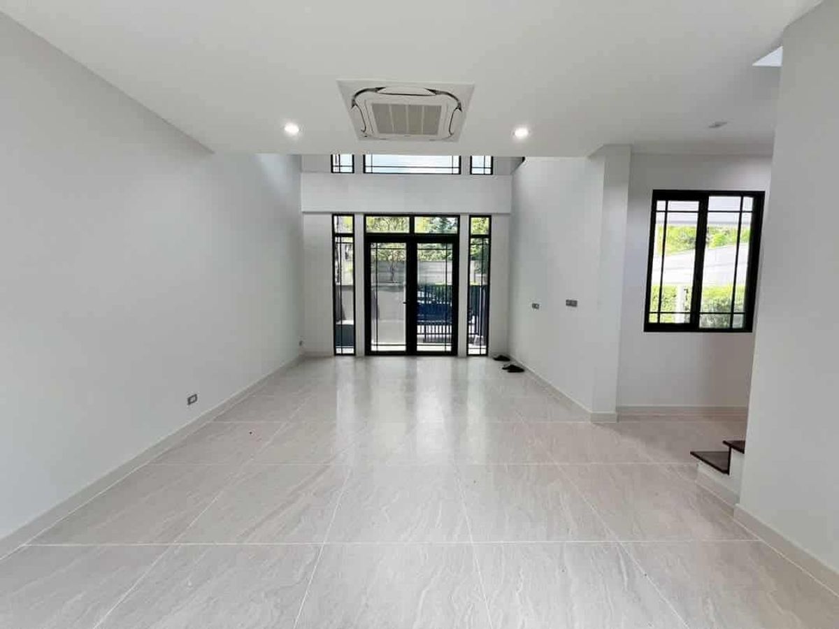 For RentHome OfficeOnnut, Udomsuk : Rental, modern home office, townhome style, home, soi Onnuch 21, Sukhumvit 77, Suan Luang, Bangkok | can register the company