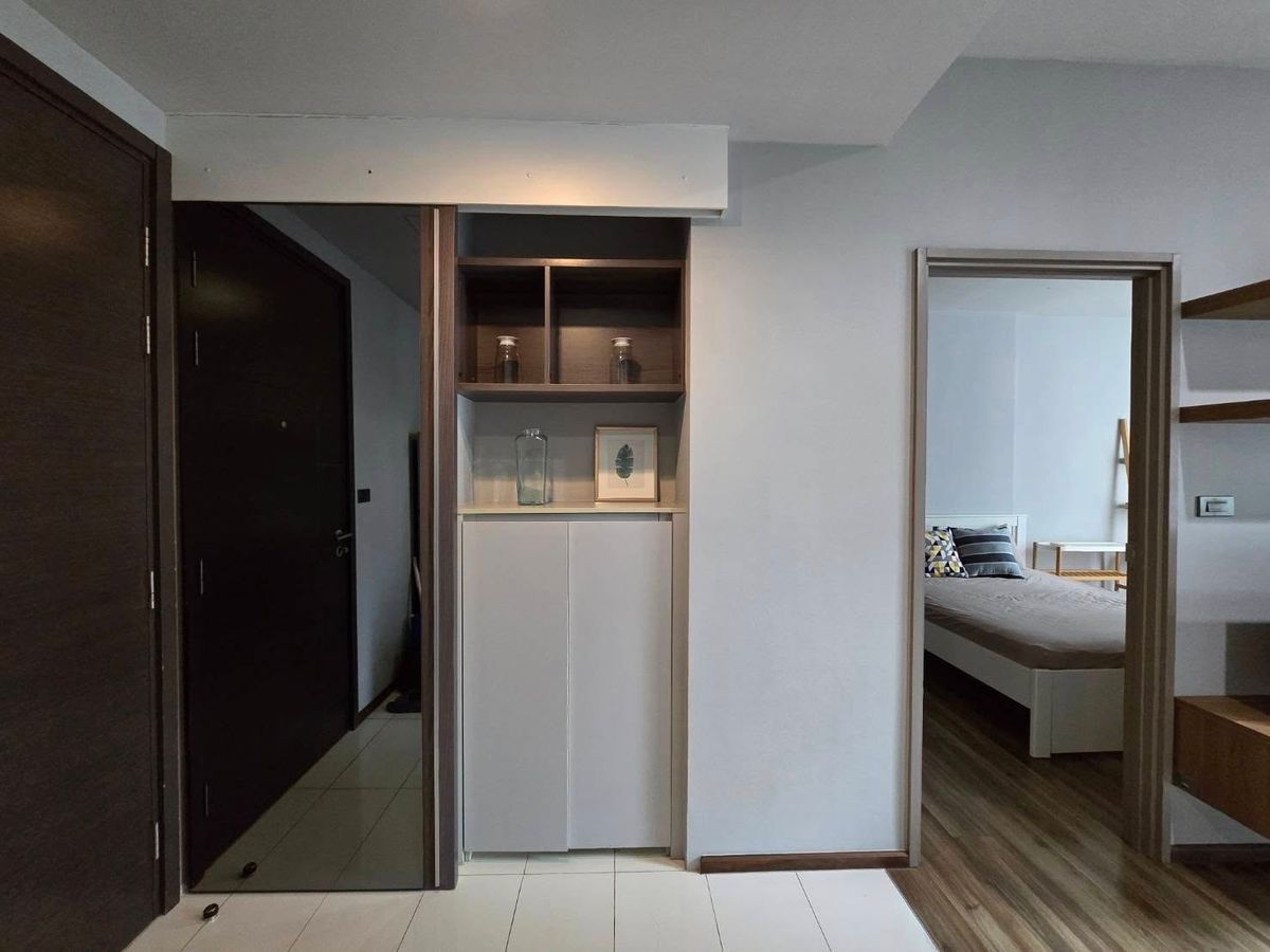 For RentCondoSukhumvit, Asoke, Thonglor : CEIL BY SANSIRI condo is convenient to travel near the BTS train.