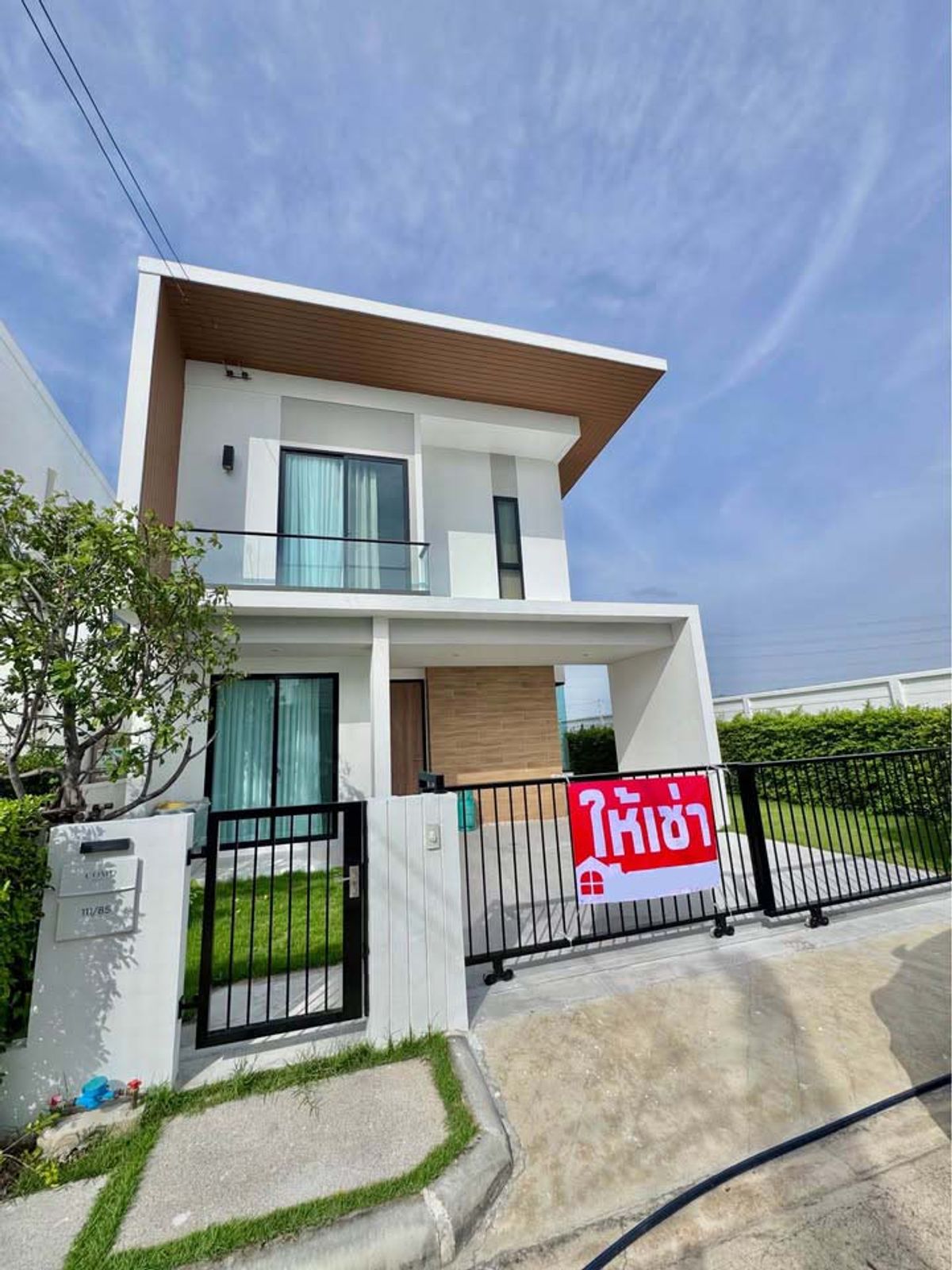 ให้เช่าบ้านบางนา แบริ่ง ลาซาล : บ้านเดี่ยว 2 ชั้น ห้องมุม พร้อมเฟอร์นิเจอร์ ตกแต่งสวยงาม ให้เช่า ย่านบางนา-บางพลี ใกล้เมกาบางนา เพียง 3 กม.