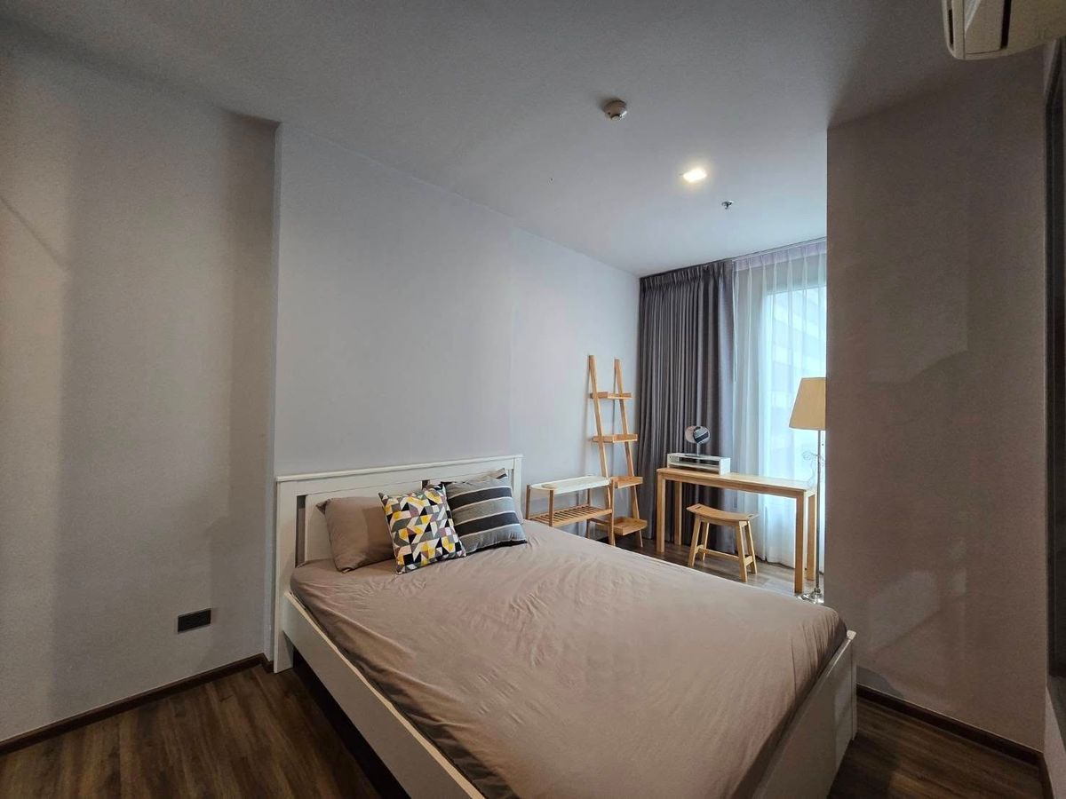 For RentCondoSukhumvit, Asoke, Thonglor : CEIL BY SANSIRI condo is convenient to travel near the BTS train.