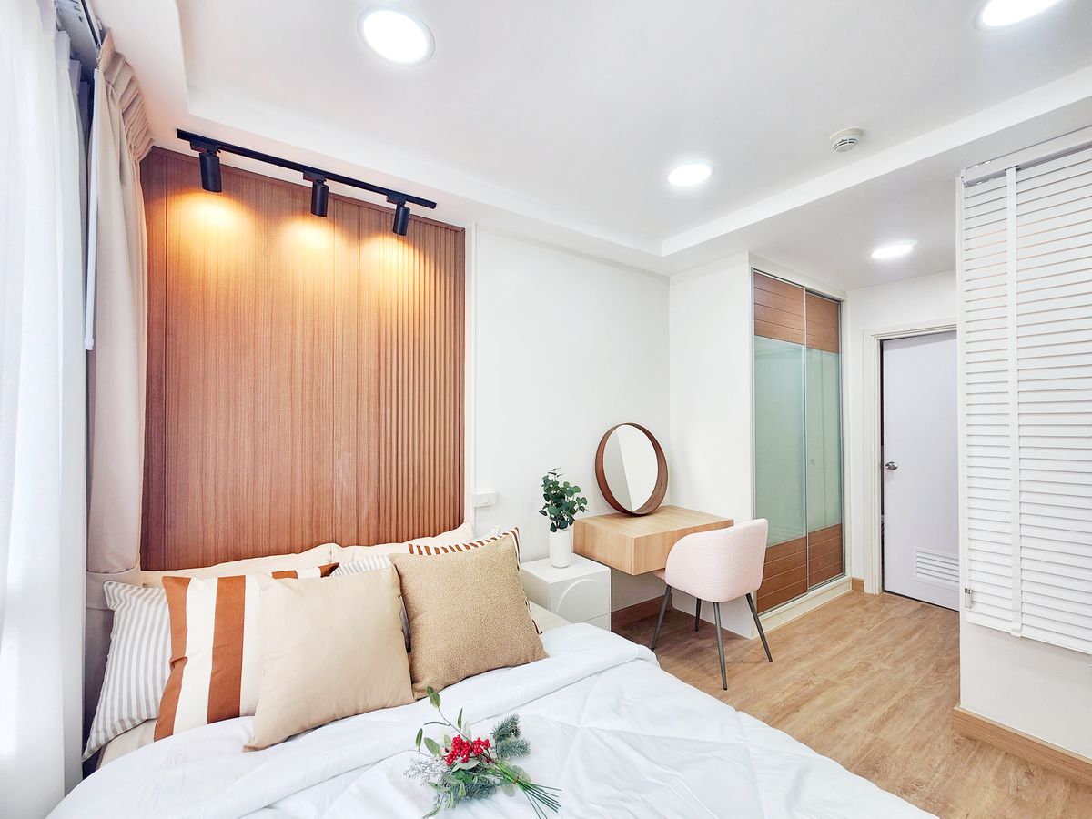 For SaleCondoRatchadapisek, Huaikwang, Suttisan : Condo near MRT Sutthisan is only 450 meters that comes with convenience near the mall. Complete facilities in Soi Ratchada 20, installment starting at 12,000 baht/month