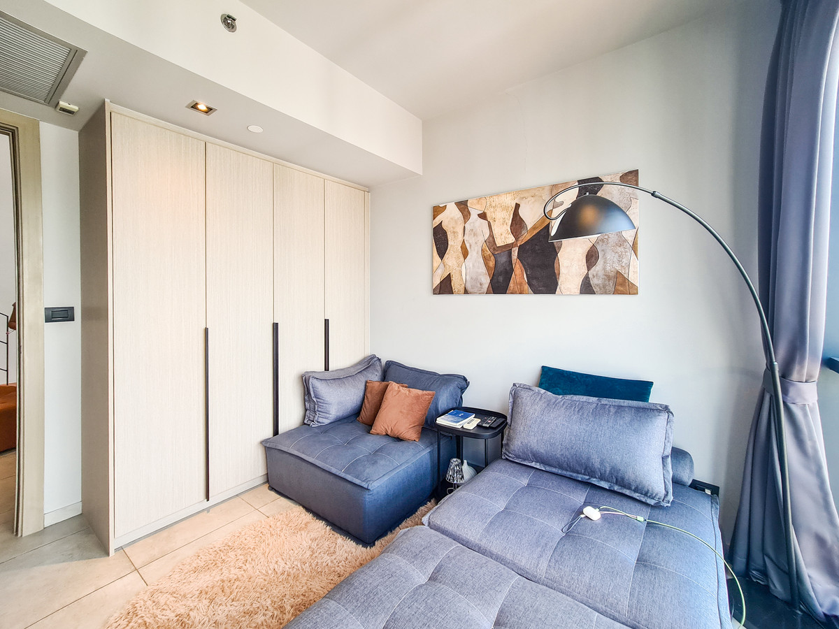 ขายคอนโดสุขุมวิท อโศก ทองหล่อ : The Lofts Asoke / ห้องชั้นสูง วิวโล่ง ทำเลดีใกล้ MRT เพชรบุรี , มศว. วัฒนา NIST / 3 ห้องนอน 130 ตร.ม. โทร 0937890899