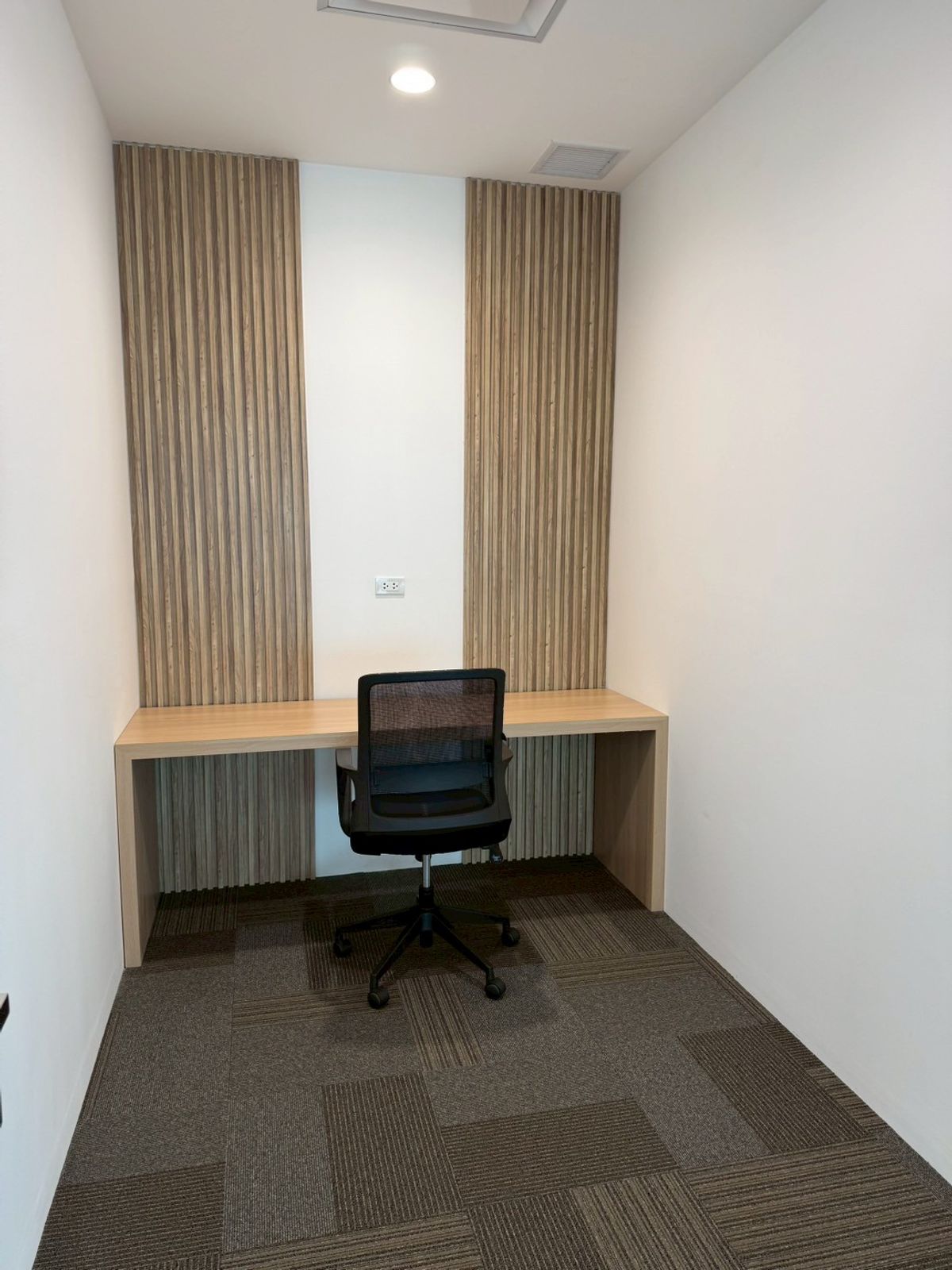 For RentOfficeAri,Anusaowaree : Tipco Tower Office Building for rent in Ari Pradiphat, size 690 sq.m. ✨