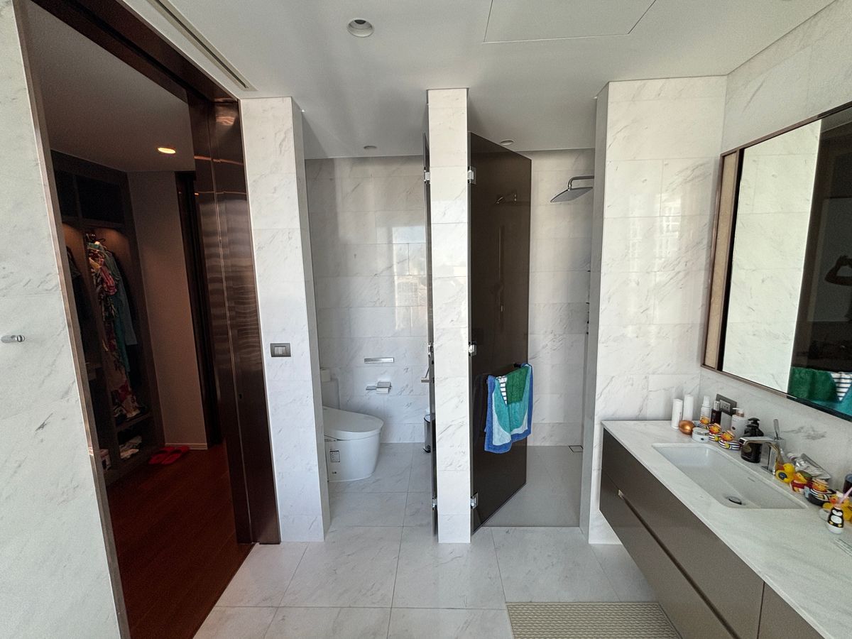 ขายคอนโดวิทยุ ชิดลม หลังสวน : Foreginer Quota ขายคอนโด The Residences at Sindhorn Kempinski ราคา 69,900,000 บาท [KMs250601]