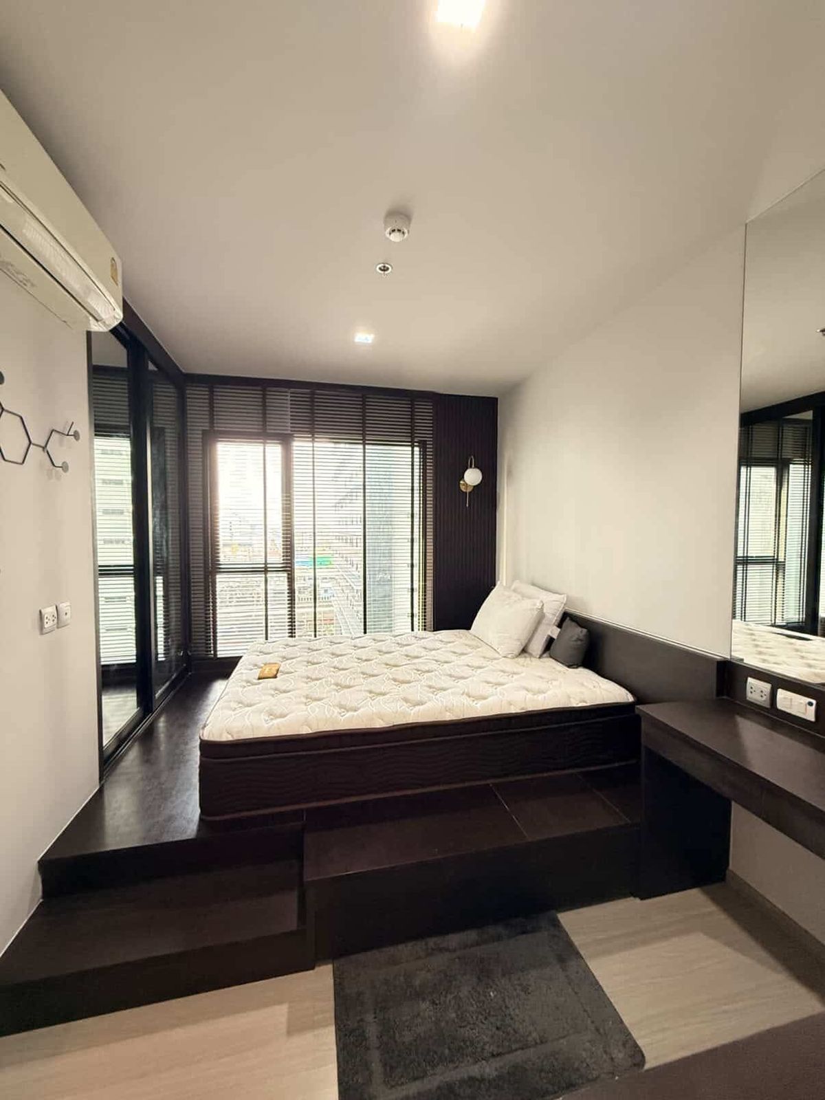 For RentCondoRama9, Petchburi, RCA : 🔥 Urgent rent.