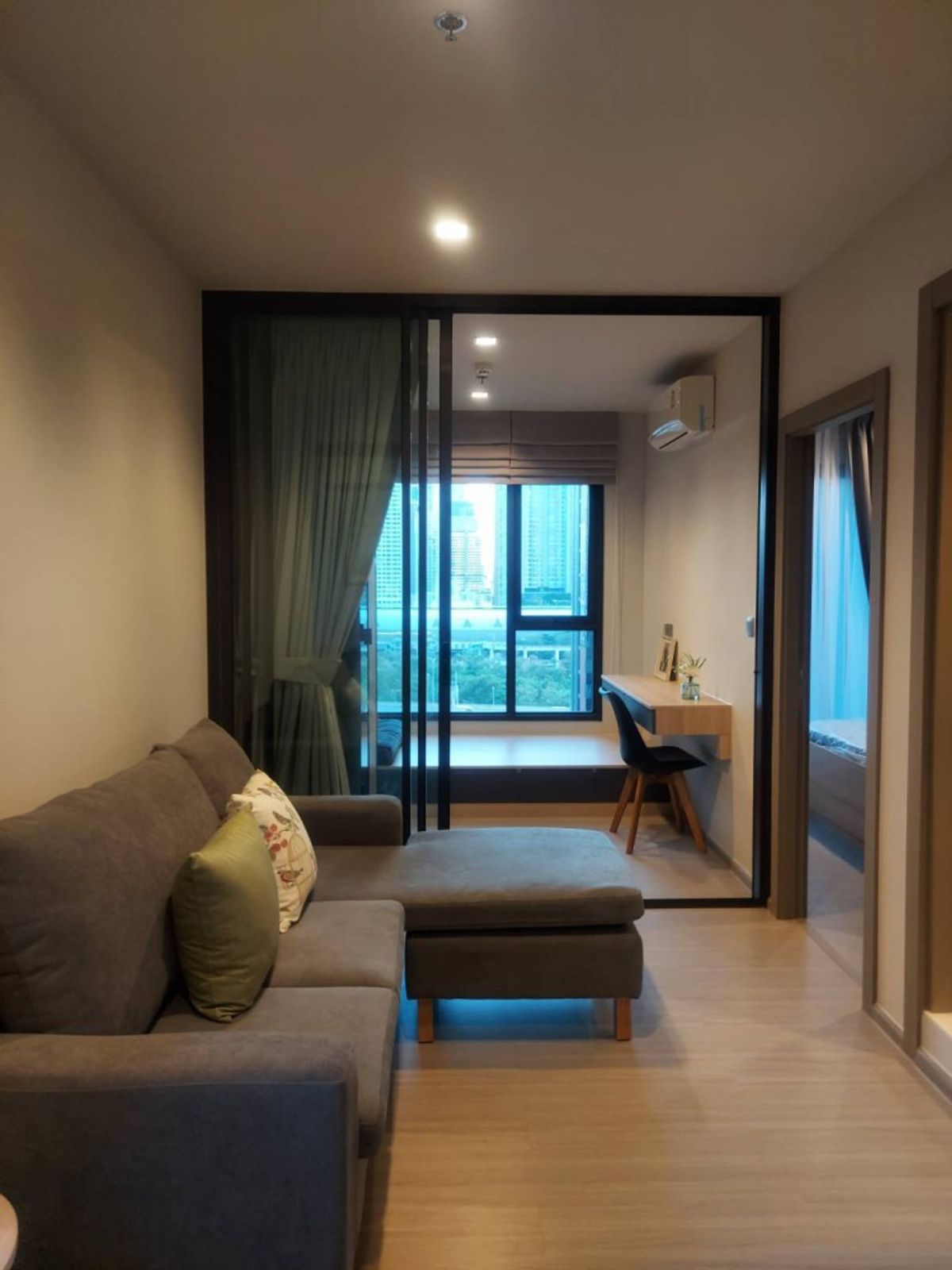 For RentCondoRama9, Petchburi, RCA : Condo for Rent Corner Room with 2 Bedrooms Life Asoke Rama9 Condo for rent, corner room, 2 bedrooms, Life Asoke Rama 9