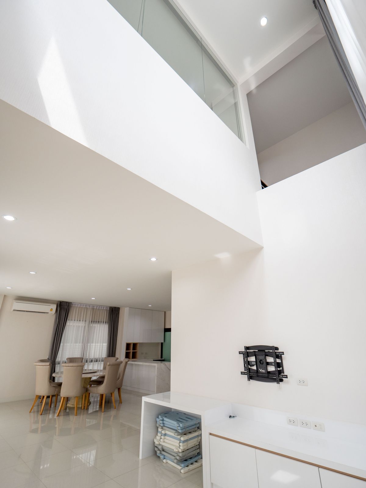 For SaleHouseNonthaburi, Bang Yai, Bangbuathong : House for sale, The City Ratchada - Wongsawang, a large detached house, next to Nakhon In Road, size 75 sq.w., 320 sqm. 4 bedrooms, 4 water, 3 parking, 2 kitchens, 1 housekeeper room like this. The best price in the project is only 19.5 million baht. The 