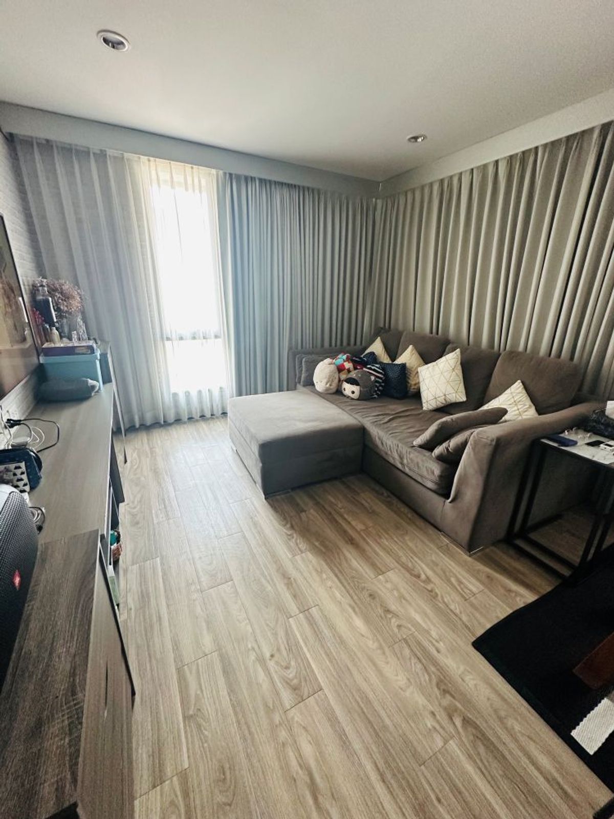 ขายคอนโดลาดพร้าว เซ็นทรัลลาดพร้าว : ขายคอนโด The Unique 10 ซ. ลาดพร้าว 10 Penthouse ชั้น 8 ห้องเดียวในโครงการ พร้อมเข้าอยู่ ใกล้ MRT ลาดพร้าว