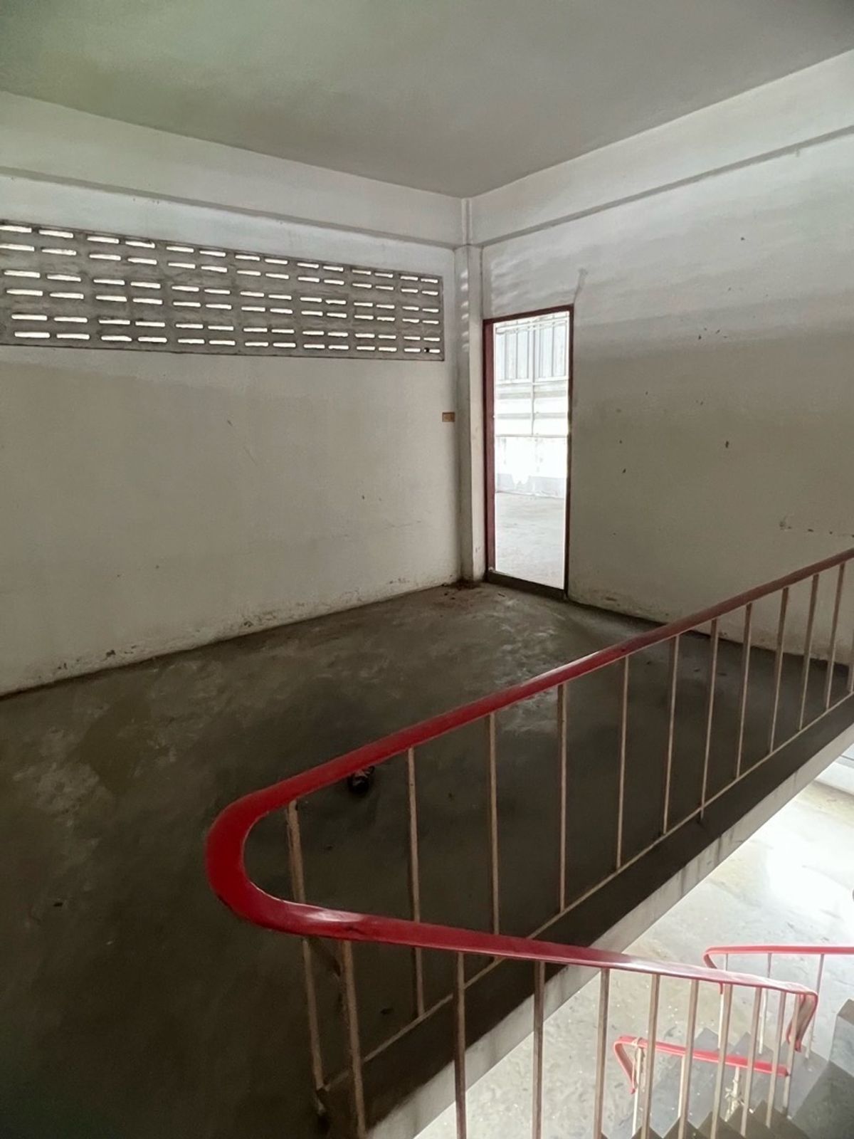 For SaleOfficeBangna, Bearing, Lasalle : 📢👇 4-Storey Building in Bangna-Trad Area – Ideal for Various Business Developments with Convenient Access via Multiple Routes