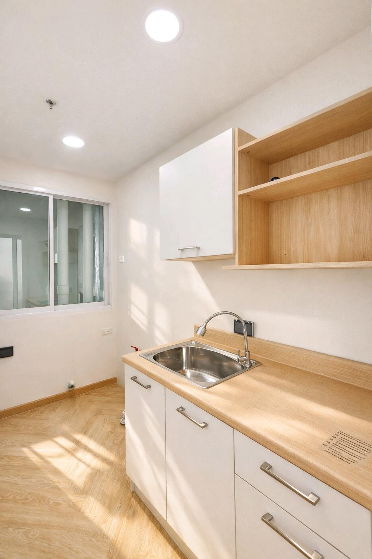 ขายคอนโดเสรีไทย-นิด้า : คอนโดย่านรามคำแหงสูงสุดในย่านรามคำแหง ชมวิวแบบพาโนรามา รายล้อมด้วยสิ่งอำนวยความสะดวก ไปทำงานหรือเรียนได้สบาย ๆ ใกล้ mrt แยกสำสาลีเพียง 400เมตร