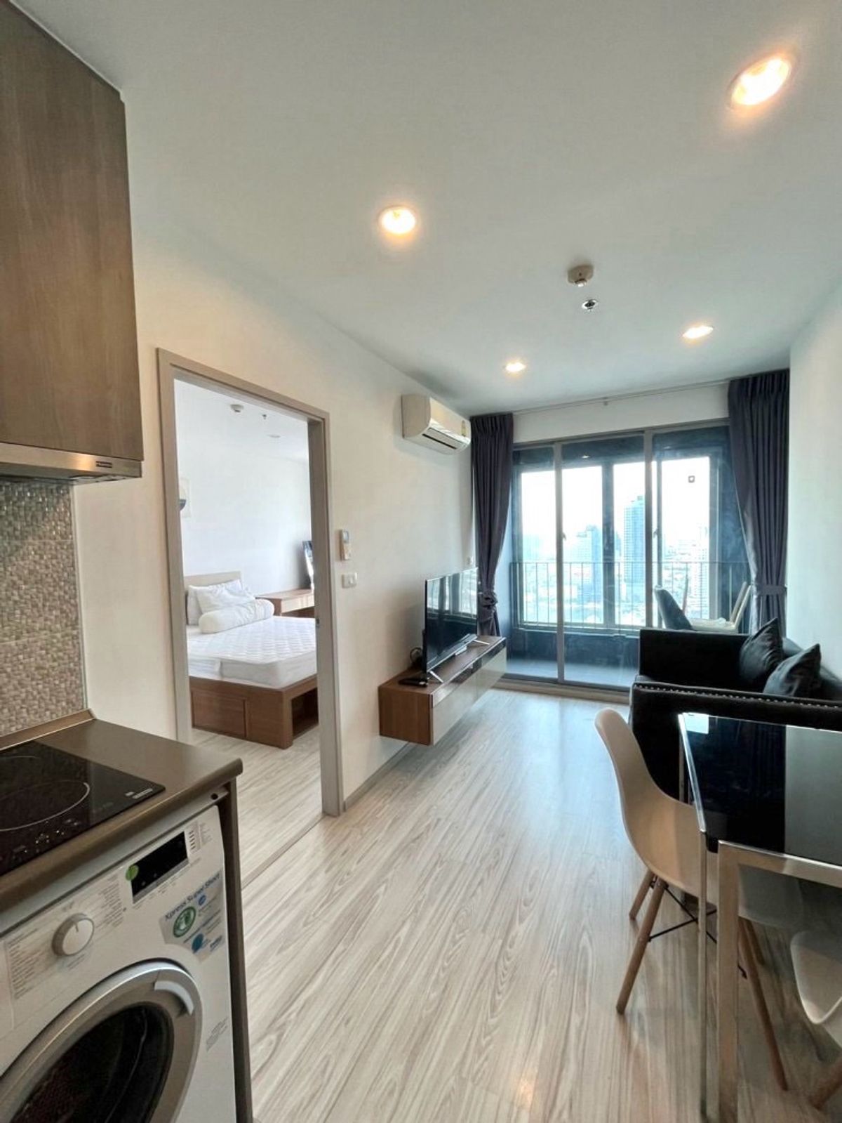 For RentCondoBang Sue, Wong Sawang, Tao Pun : ⭐️ Rent IDEO Mobi Bangsue🛋️ Fully ready to move in. 🚝 Near MRT Bang Sue