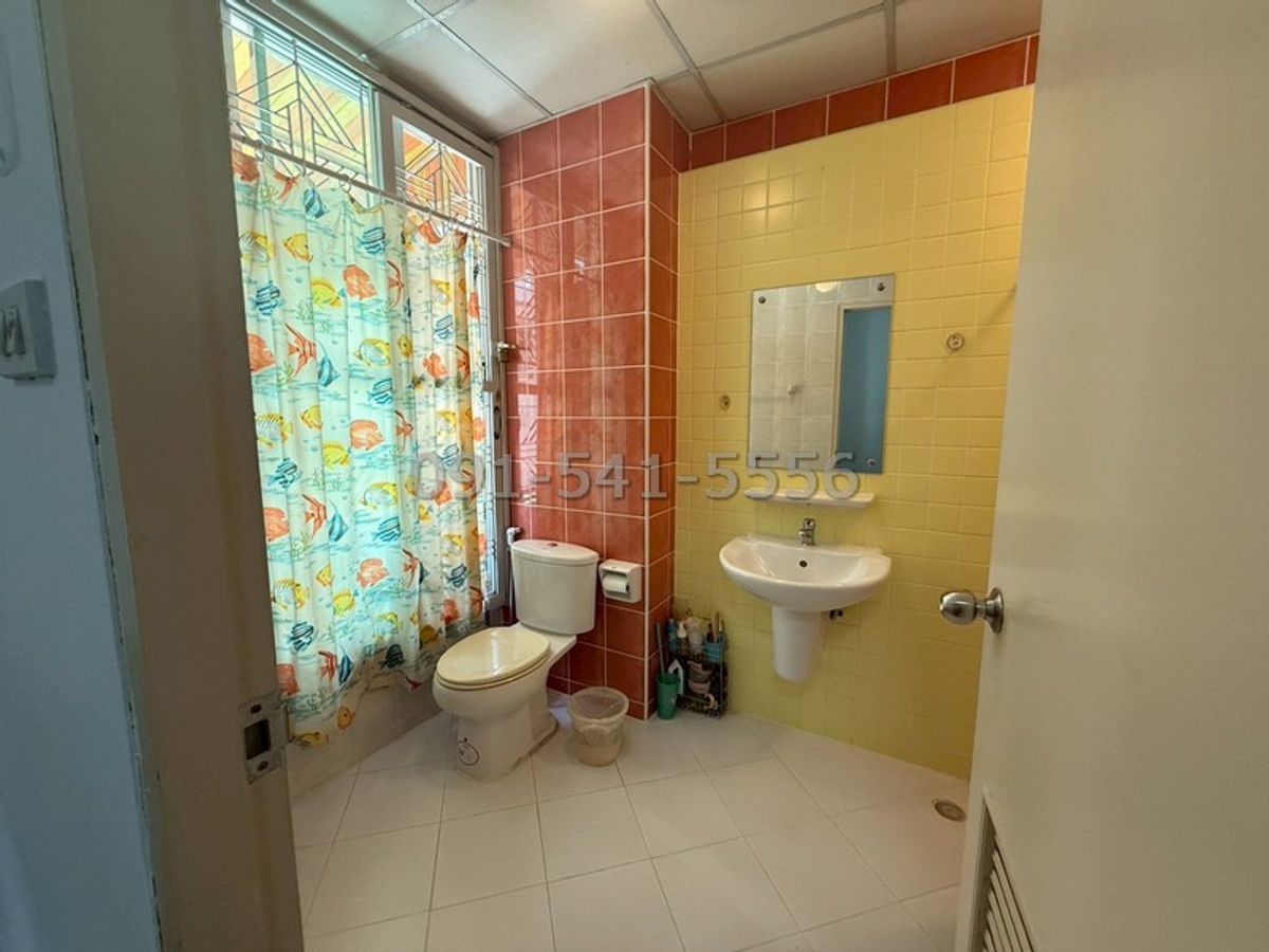 ขายทาวน์โฮมโชคชัย4 ลาดพร้าว71 : ขายทาวน์โฮม 3 ชั้นเล่นระดับ พื้นที่ 21.2 ตรว 3นอน 4น้ำ บ้านกลางเมือง โชคชัย 4 เฟอร์นิเจอร์ built-in