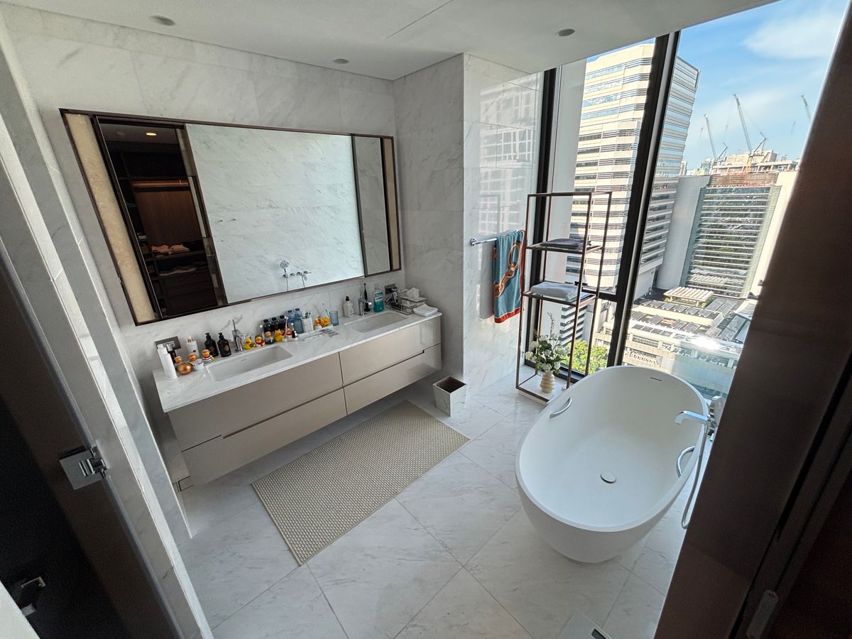 ขายคอนโดวิทยุ ชิดลม หลังสวน : Foreginer Quota ขายคอนโด The Residences at Sindhorn Kempinski ราคา 69,900,000 บาท [KMs250601]