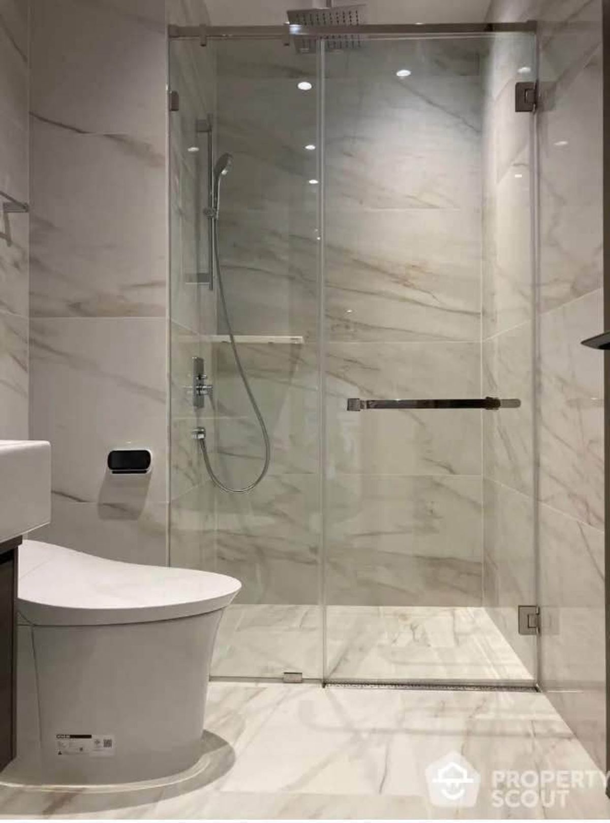 For RentCondoSathorn, Narathiwat : Supalai Icon Sathorn【𝐑𝐄𝐍𝐓】🔥Spaciousness in the heart of the city, combined with clever functionality🔥  Contact Line ID: @hacondo