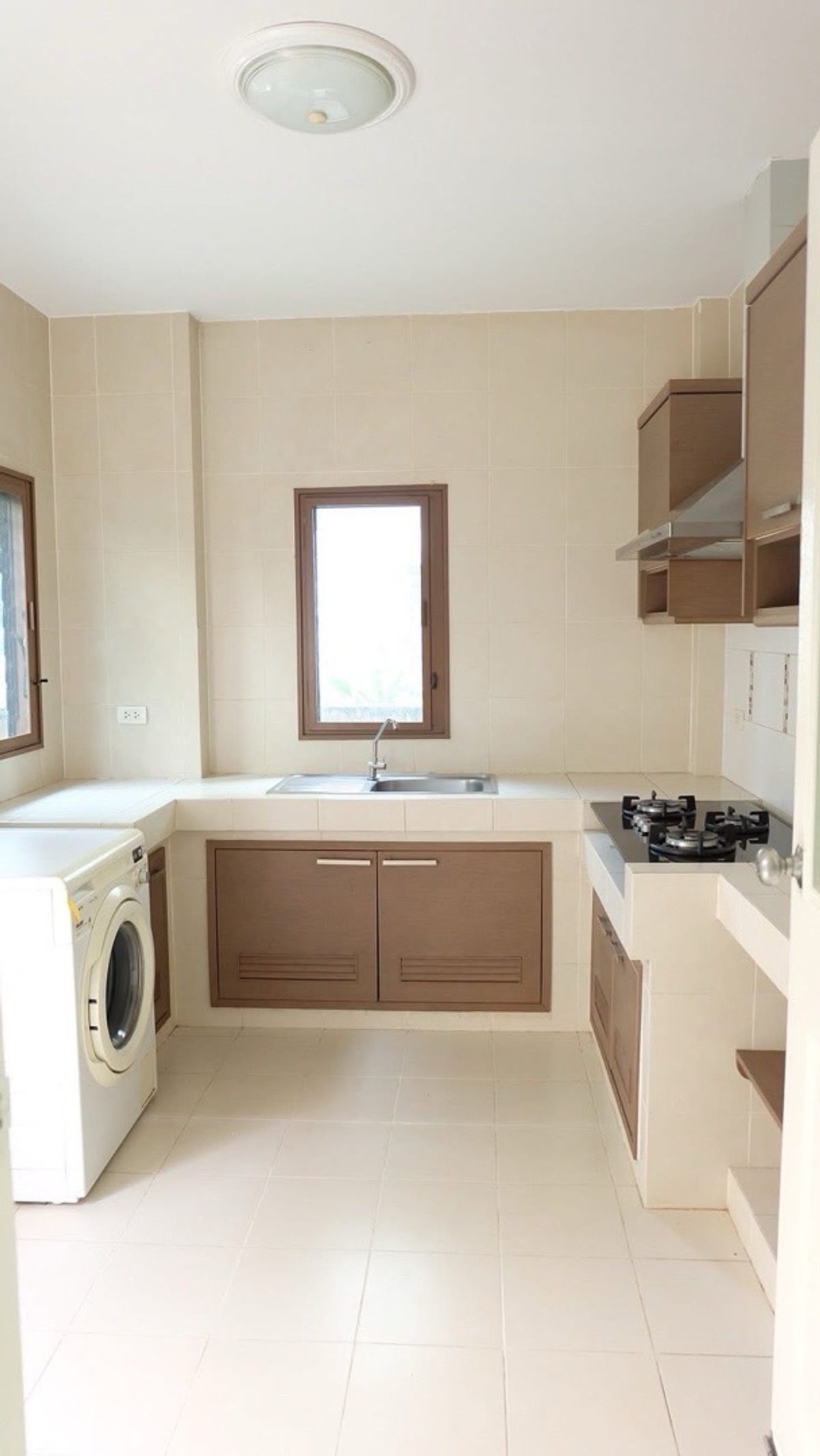 ขายบ้านบางนา แบริ่ง ลาซาล : 🏠✨ขายเศรษฐสิริ ซอยราชวินิต ติดเมกา บางนา 