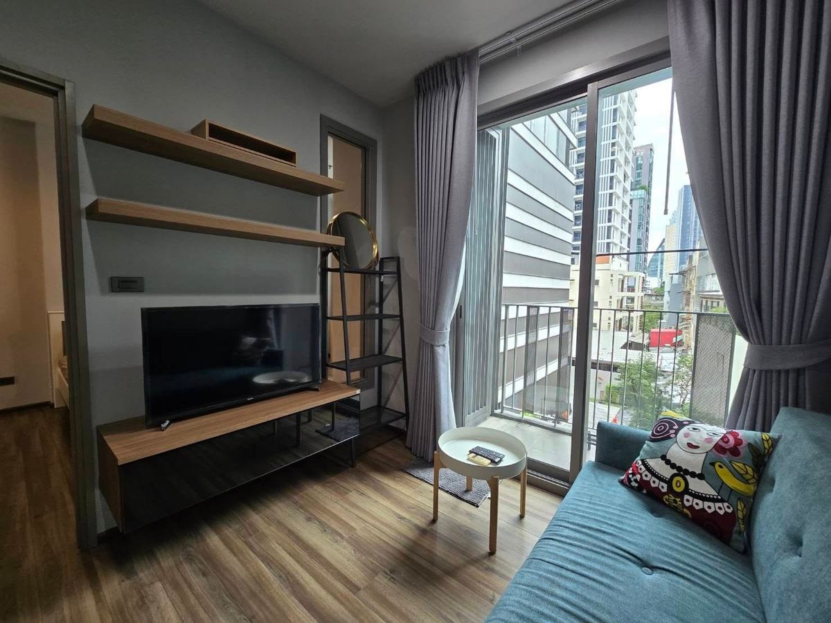 For RentCondoSukhumvit, Asoke, Thonglor : CEIL BY SANSIRI condo is convenient to travel near the BTS train.