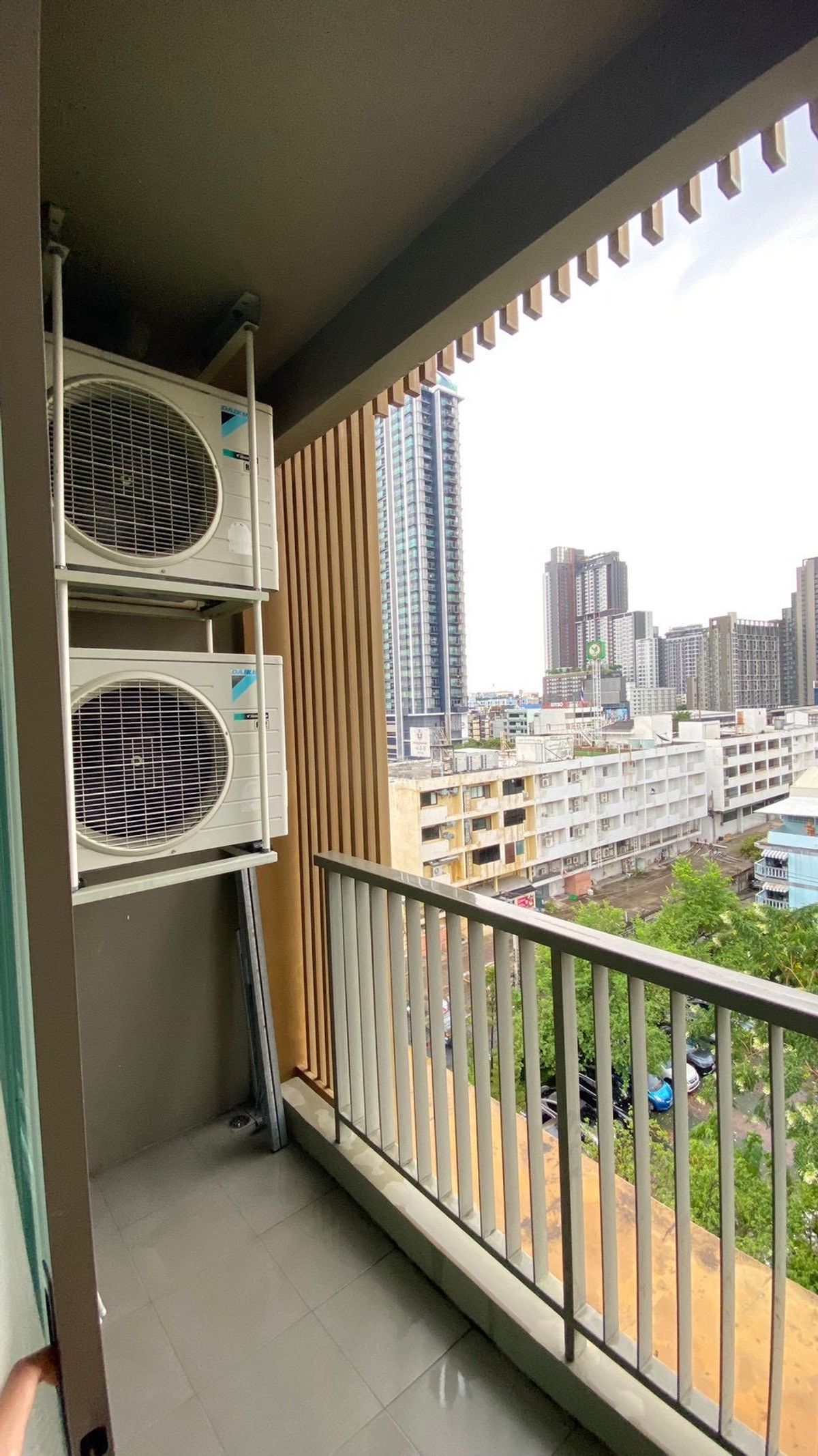 ให้เช่าคอนโดรัชดา ห้วยขวาง : 🏙️ ให้เช่า! Metro Luxe รัชดา — รีสอร์ทใจกลางเมือง ใกล้ MRT เพียง 400 ม.‼️