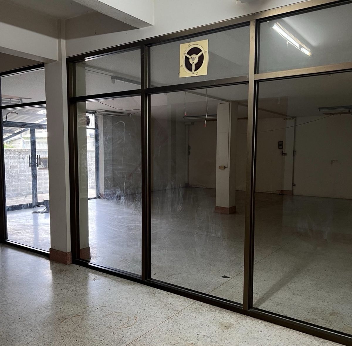 For SaleOfficeBangna, Bearing, Lasalle : 📢👇 4-Storey Building in Bangna-Trad Area – Ideal for Various Business Developments with Convenient Access via Multiple Routes