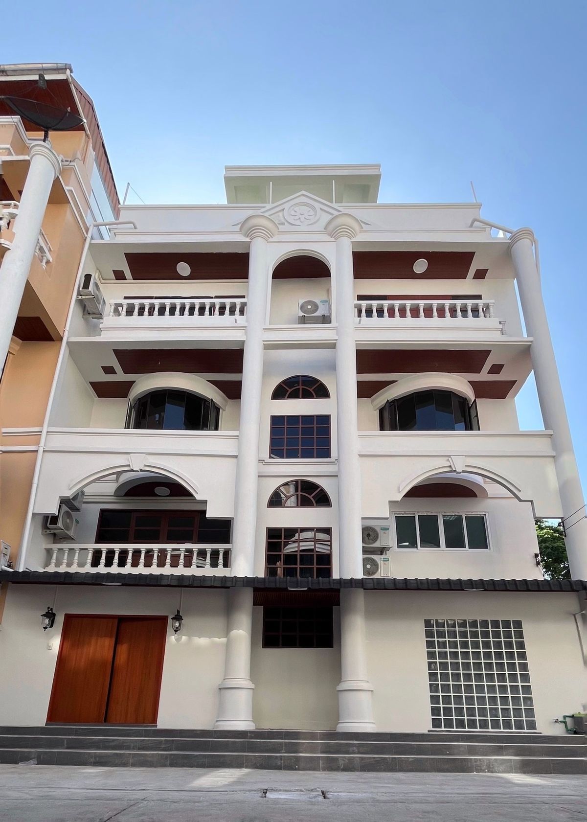 ให้เช่าคอนโดสุขุมวิท อโศก ทองหล่อ : 🌿✨ WHITE MANSION ✨🌿  5 Beds 7 Baths | Rental 160,000  Baht/Month