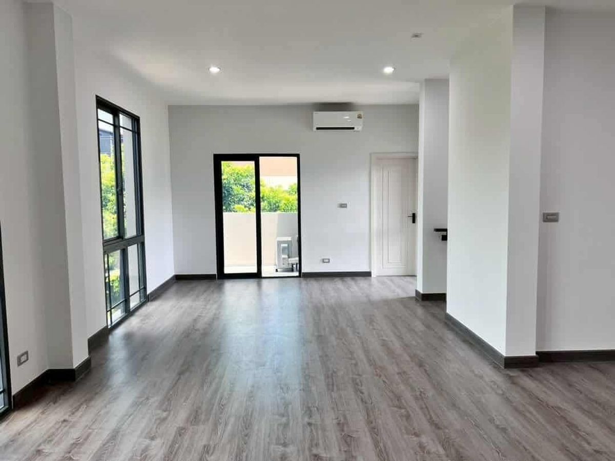 For RentHome OfficeOnnut, Udomsuk : Rental, modern home office, townhome style, home, soi Onnuch 21, Sukhumvit 77, Suan Luang, Bangkok | can register the company