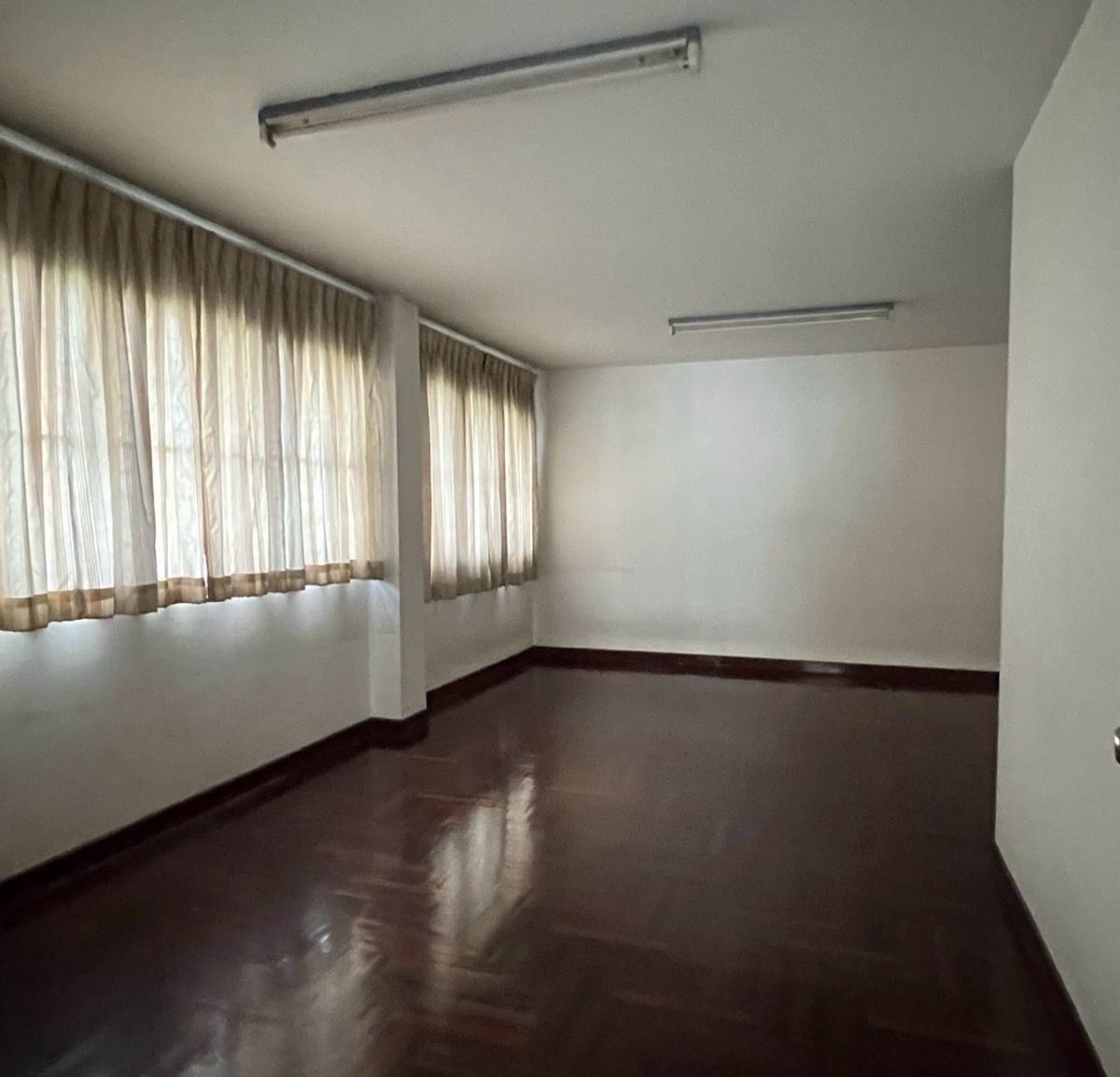 For SaleOfficeBangna, Bearing, Lasalle : 📢👇 4-Storey Building in Bangna-Trad Area – Ideal for Various Business Developments with Convenient Access via Multiple Routes