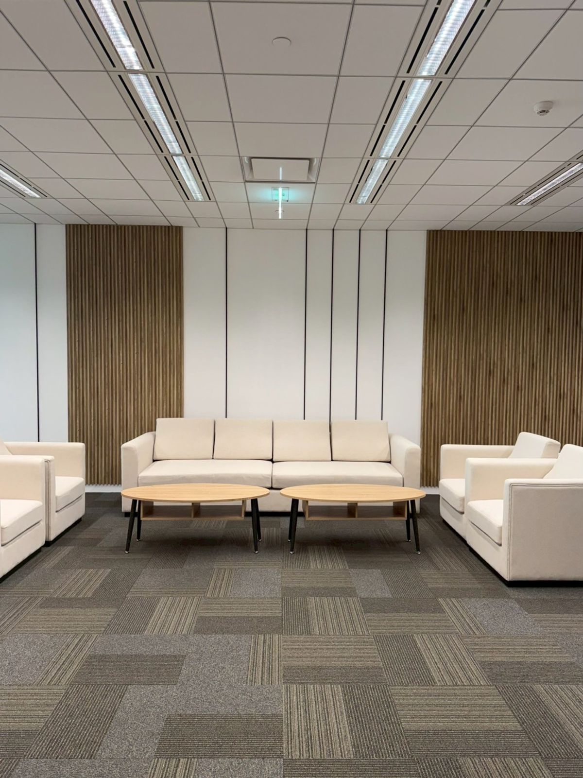 For RentOfficeAri,Anusaowaree : Tipco Tower Office Building for rent in Ari Pradiphat, size 690 sq.m. ✨