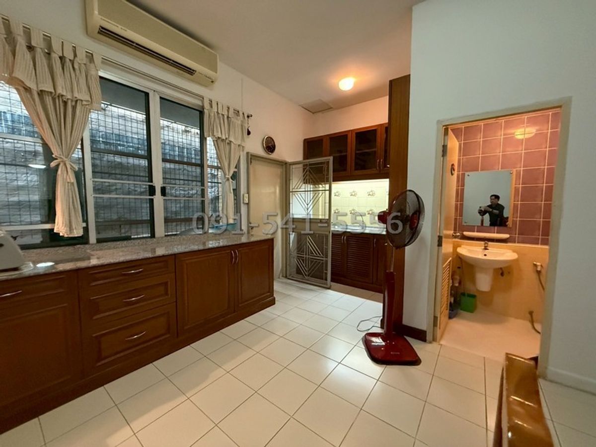 ขายทาวน์โฮมโชคชัย4 ลาดพร้าว71 : ขายทาวน์โฮม บ้านกลางเมือง โชคชัย 4 ติดกองปราบ เนื้อที่ 22.5 ตรว 3นอน 4น้ำ หน้าบ้านหันทางทิศเหนือ