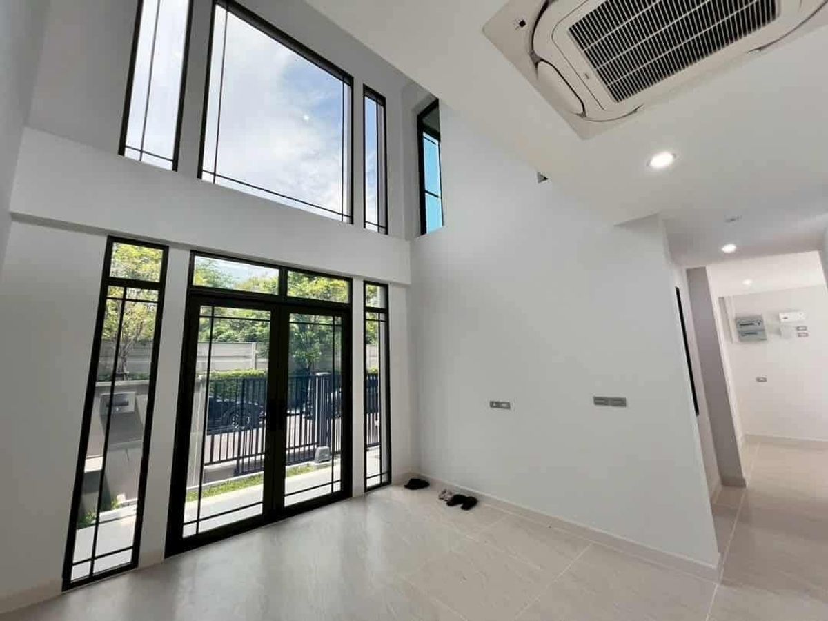 For RentHome OfficeOnnut, Udomsuk : Rental, modern home office, townhome style, home, soi Onnuch 21, Sukhumvit 77, Suan Luang, Bangkok | can register the company