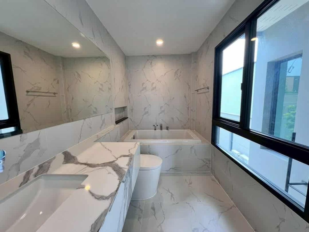 For RentHome OfficeOnnut, Udomsuk : Rental, modern home office, townhome style, home, soi Onnuch 21, Sukhumvit 77, Suan Luang, Bangkok | can register the company