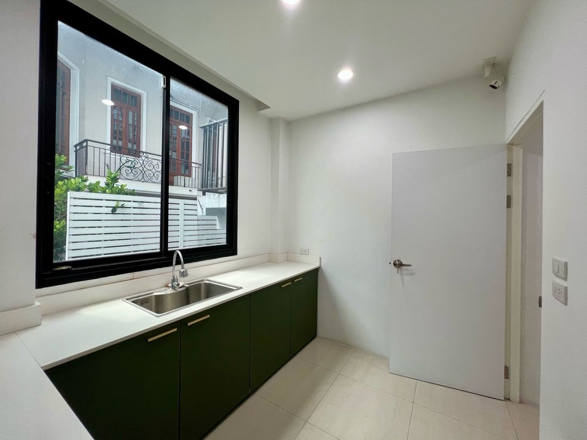 ขายโฮมออฟฟิศพระราม 9 เพชรบุรีตัดใหม่ RCA : 📣 [For Sale] โฮมออฟฟิศพระราม 9 5 ชั้น พร้อมลิฟต์ส่วนตัว ✨ ใจกลางพระราม 9 ซอย 57/1 (Meloft Rama9 Home Office) แต่งครบ พร้อมใช้งาน