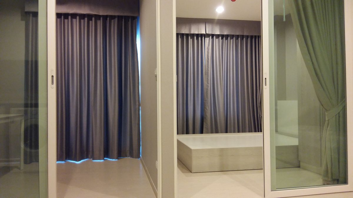 For SaleCondoSamut Prakan,Samrong : Free transfer fee ⭐ Sell good quality condo, complete room, complete furniture! Location near BTS and the market at Aspire Erawan, just 20 meters in the BTS station.