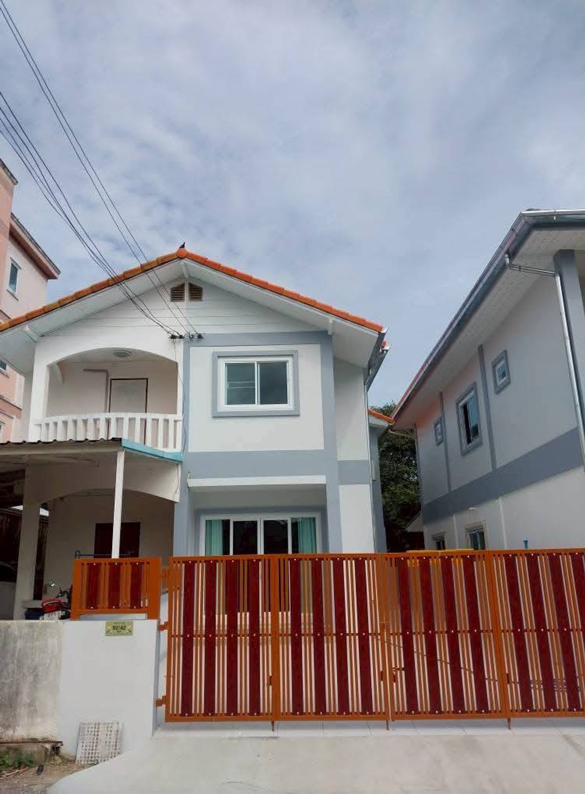 ขายบ้านพัทยา บางแสน ชลบุรี สัตหีบ : ขายบ้านแฝด2ชั้น(รีโนเวทใหม่)