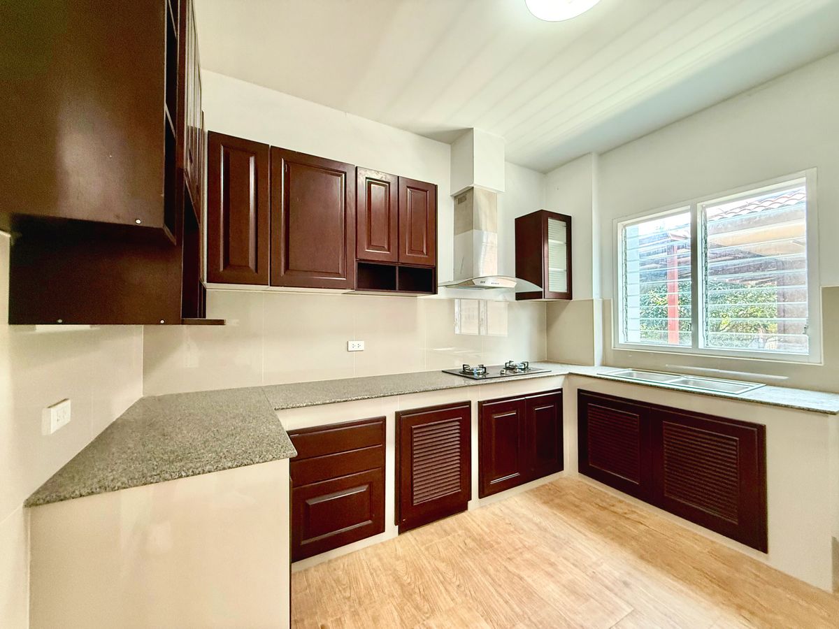 ขายบ้านปิ่นเกล้า จรัญสนิทวงศ์ : ขายบ้านเดี่ยวหลังใหญ่ 2 ชั้น ห้องมุม หมู่บ้านสวนดอกไม้ บรมราชชนนี 105