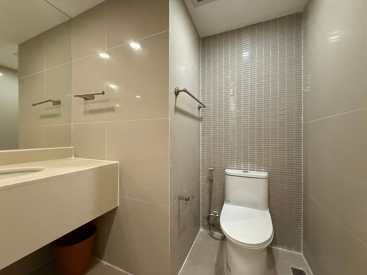 ขายคอนโดนานา : ขายคอนโด The Trendy Condominium Sukhumvit 13 ราคา 6,695,000 บาท [NCs250801]