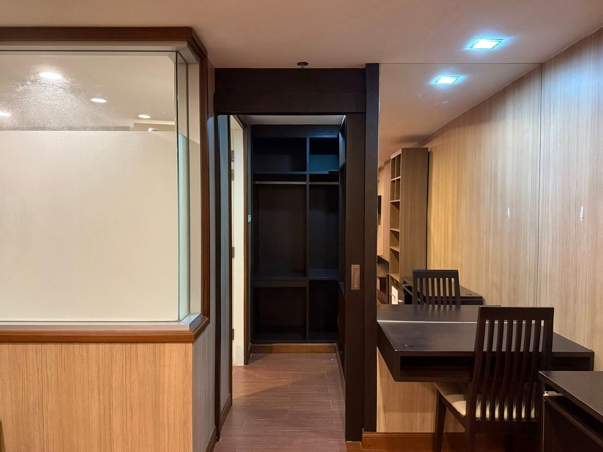 ขายคอนโดนานา : ขายคอนโด The Trendy Condominium Sukhumvit 13 ราคา 6,695,000 บาท [NCs250801]